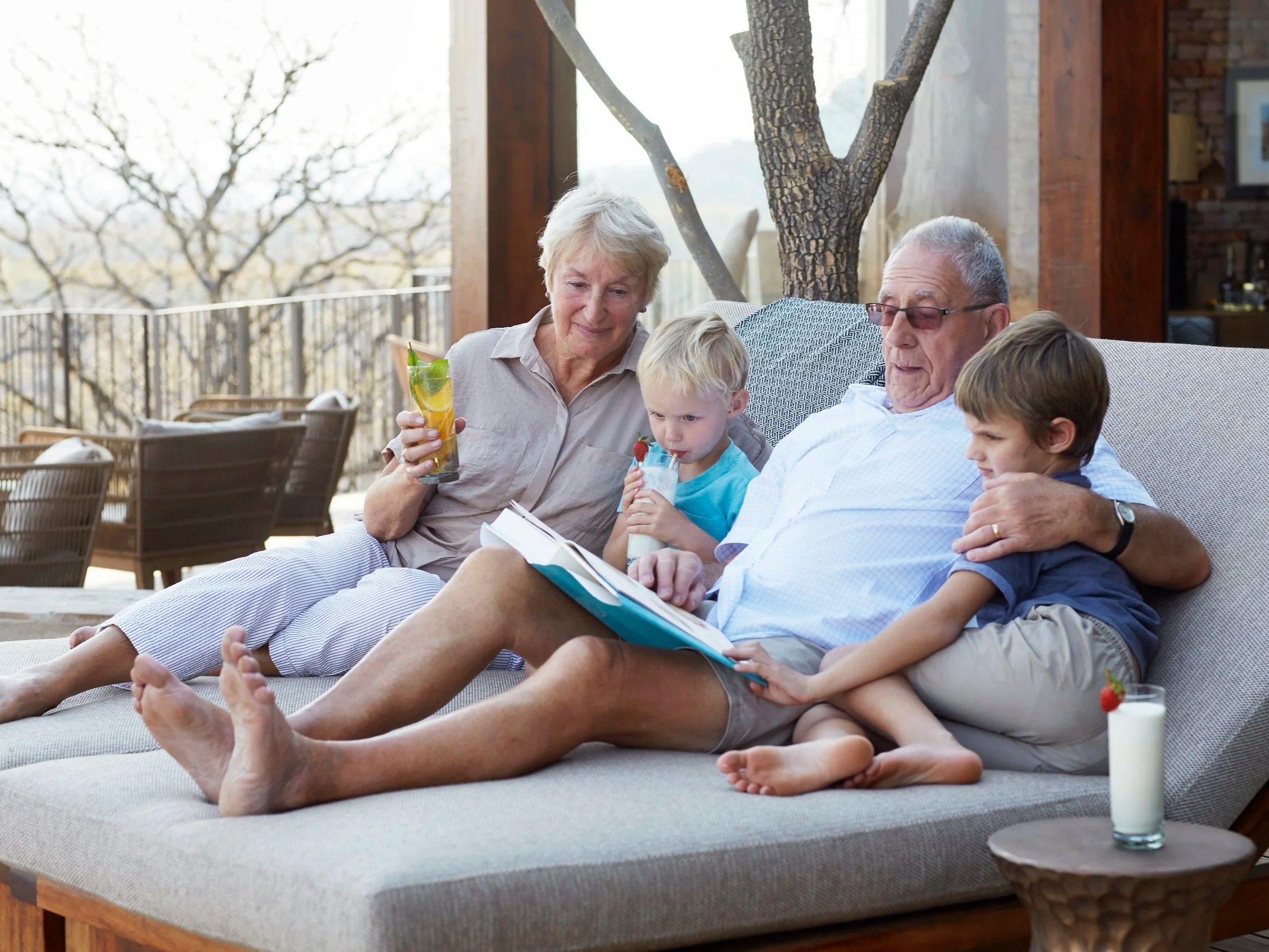 Singita+Malilangwe_Family+Relaxing.jpg