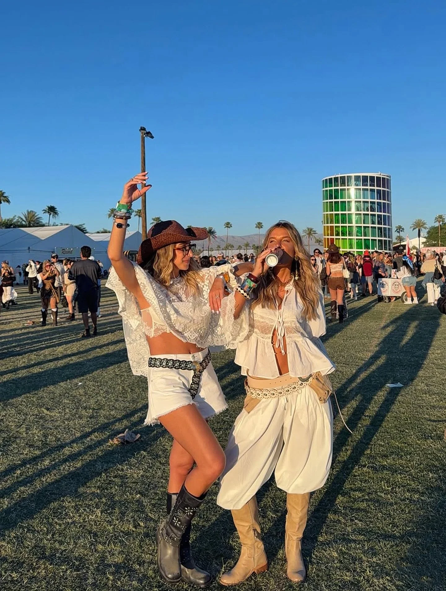 @bbcvl &amp; @audreyafs for @freepeople @freepeopleeu 🤠
#Bieberchella 🎡