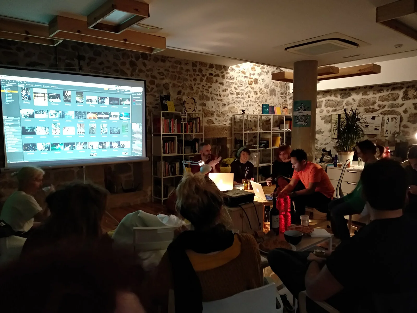 04_HTDH_carteleria calle.jpg