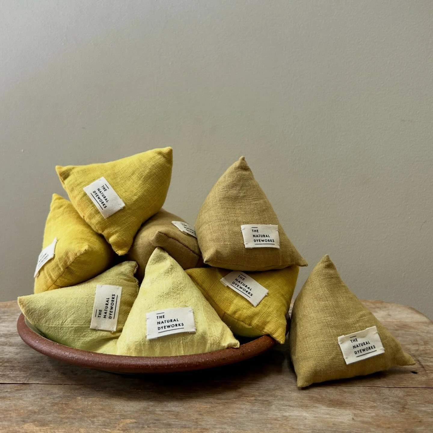 Lichen shades in linen &amp; silk

ICTERINE
RUDBECKIA
HAY

#thenaturaldyeworks #sustainablehome