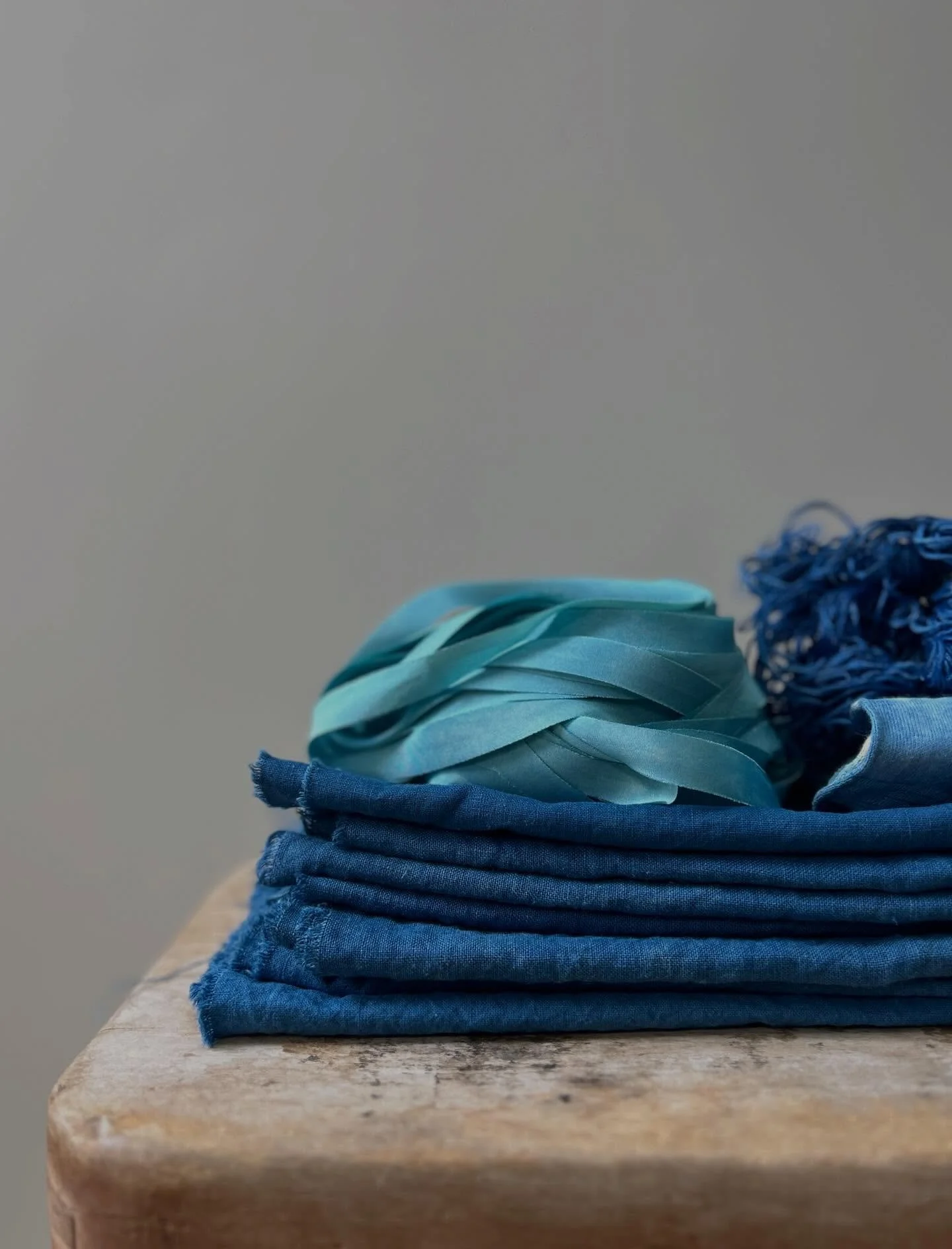 I invite you to treat yourself to all 7 1/2 minutes of this track wherever you may be this Monday. 
You&rsquo;re welcome 💙

#studioplaylist #bluemonday #thenaturaldyeworks