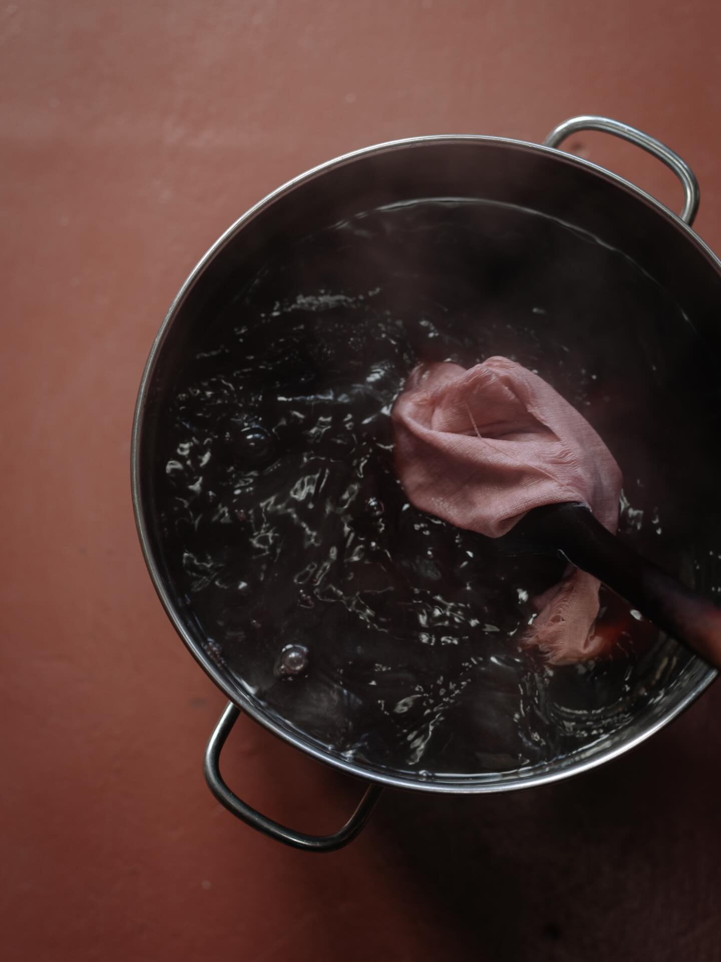 NEW WORKSHOP DATE!

Join me at my garden studio in Faversham on Thursday 18th June for an &lsquo;Introduction to Natural Dyeing&rsquo;.

In this intimate class of up to 6 people, I will talk you through simple steps for how to prepare different fabri