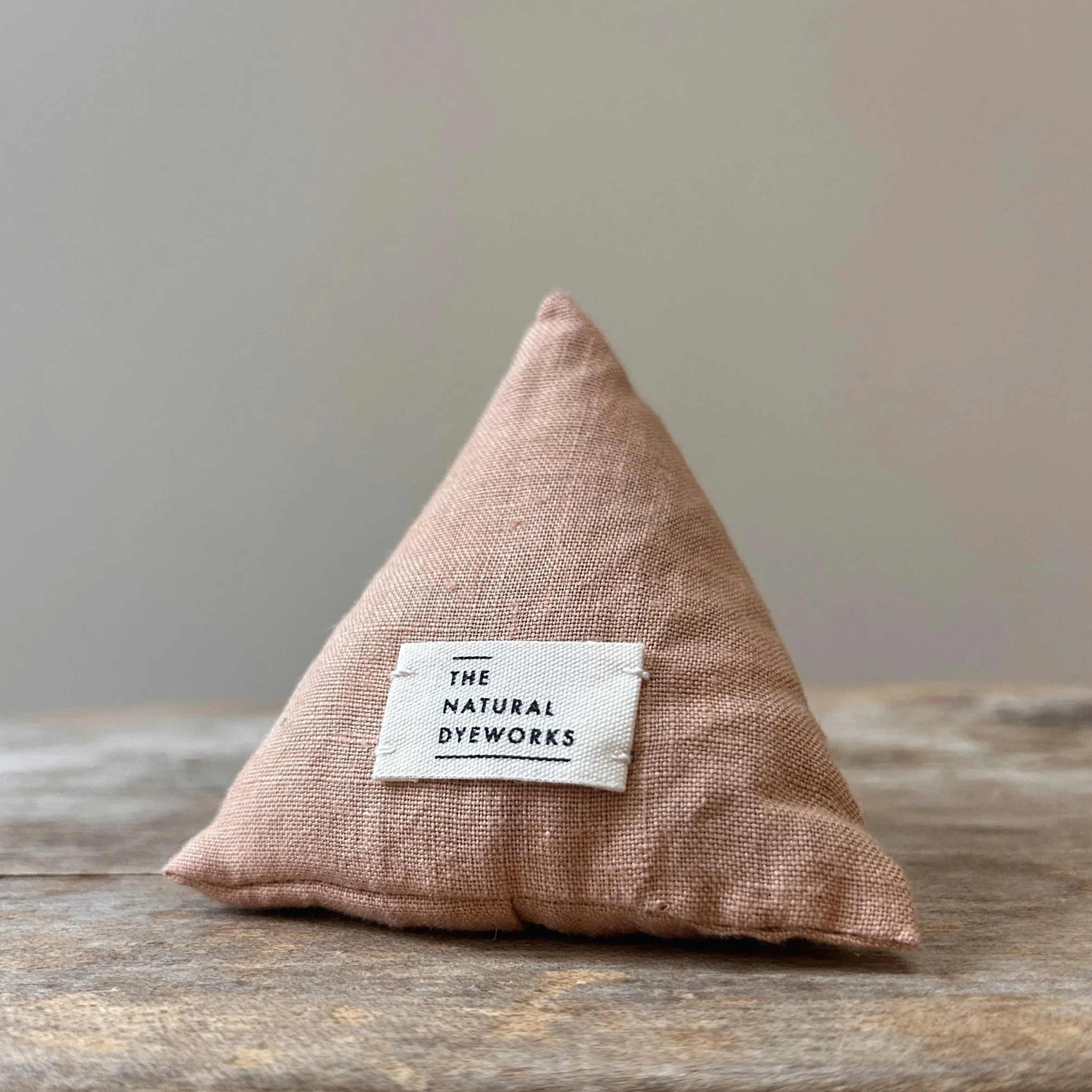 Linen Lavender Pyramid Clay