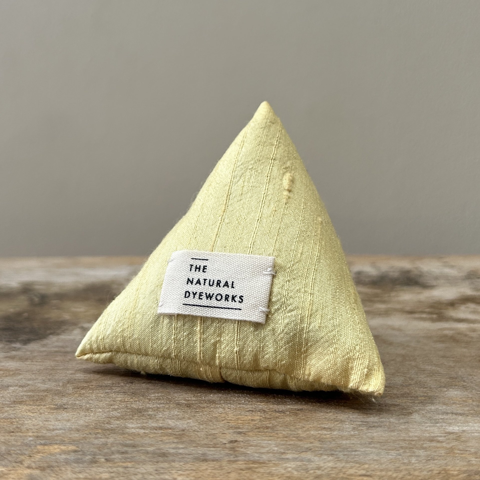 Silk Lavender Pyramid Iceterine