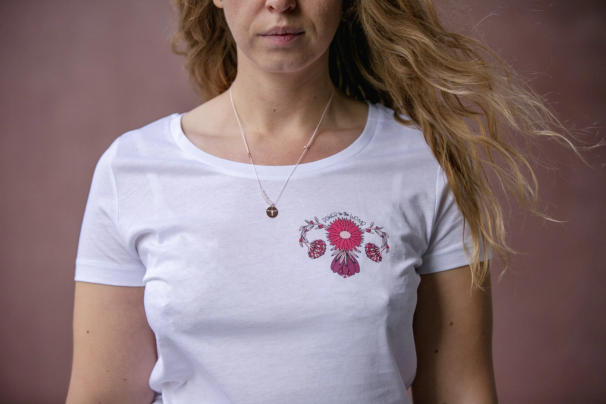 Florales Gebaermutter T-Shirt_1.jpg