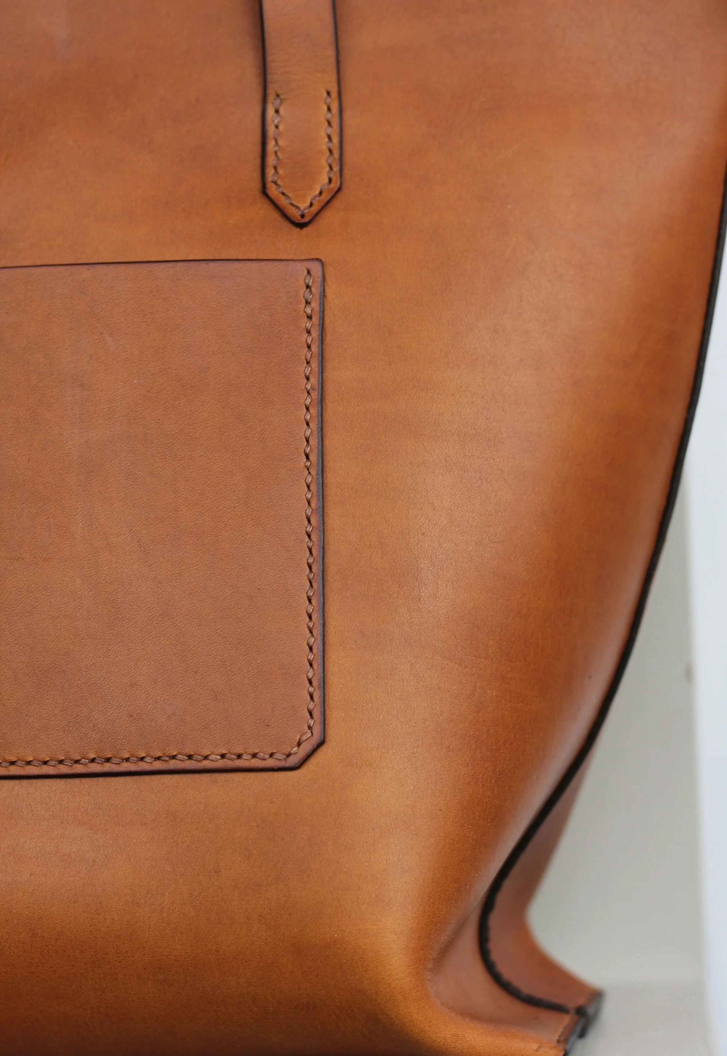 HANDSTITCHED TOTE // AMBRA