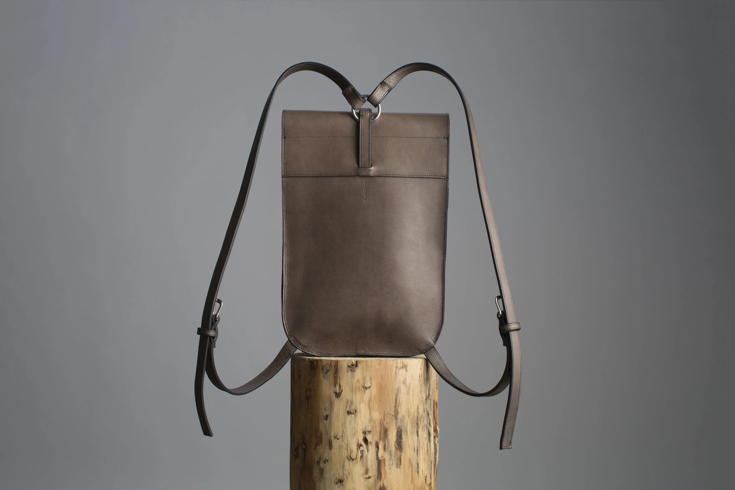rucksack_piombo_back.jpg
