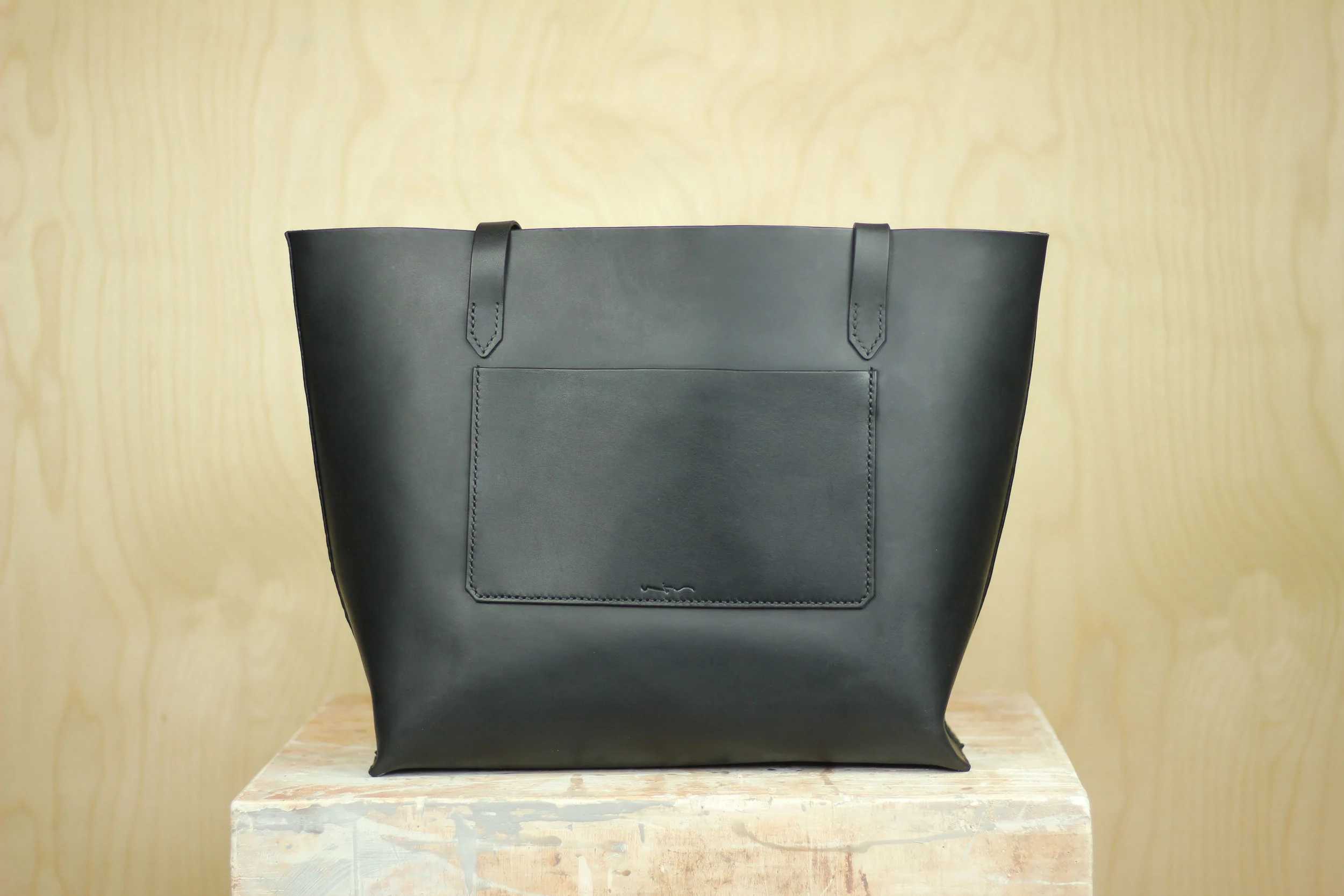 2 nero front tote.jpg