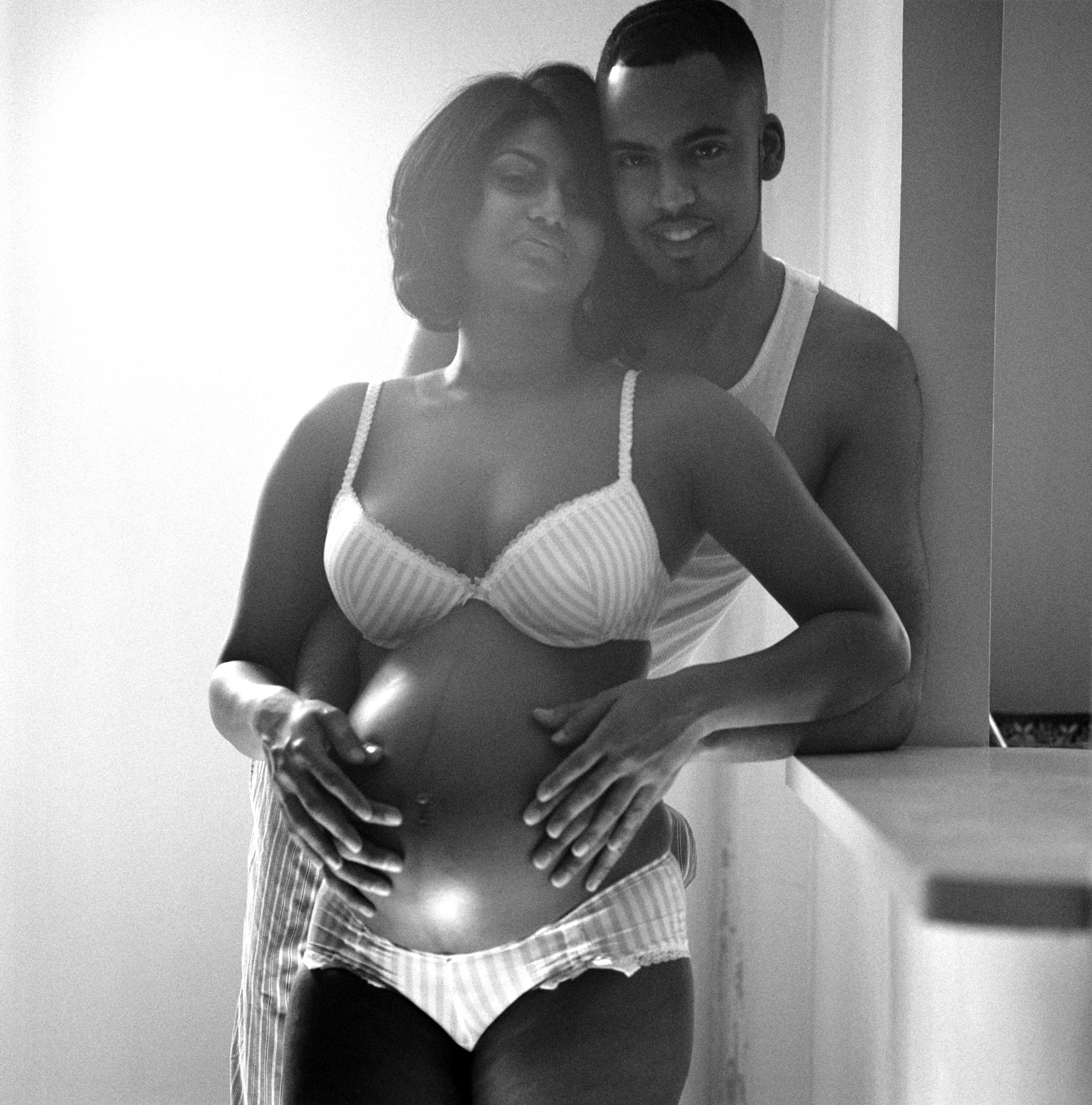 New York maternity photographer with a couple