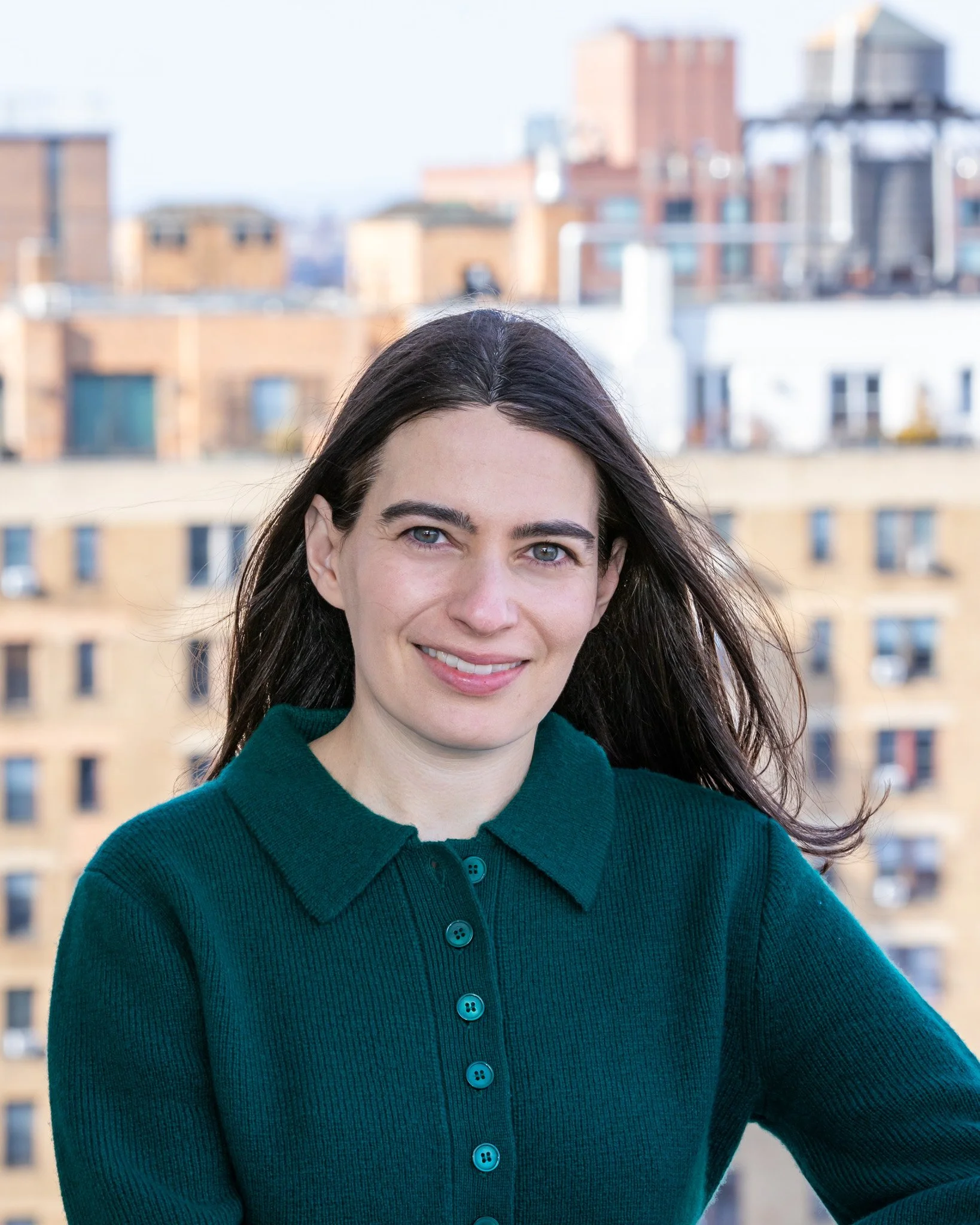  NYC linked in profile pic with city backdrop 