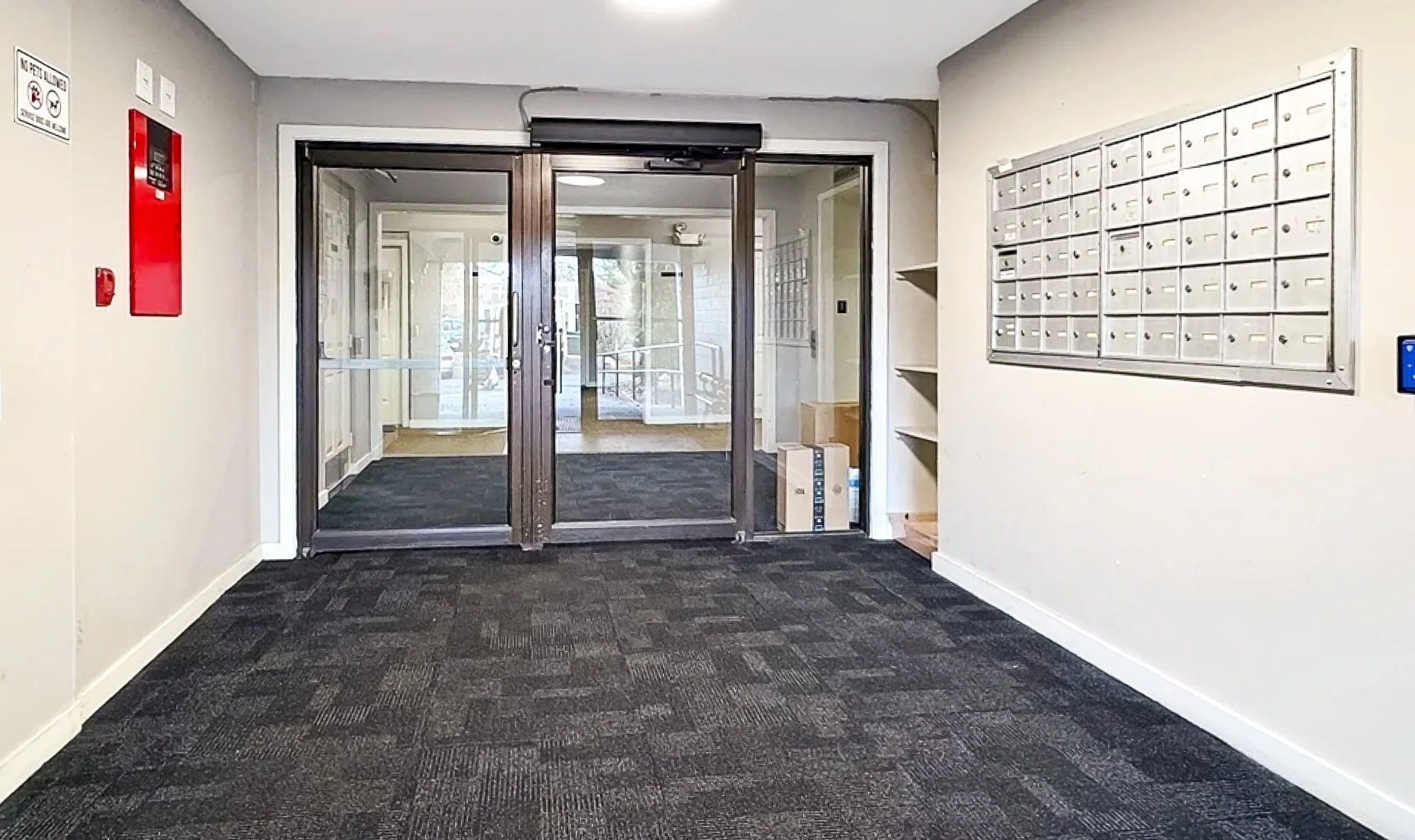 lobby-23-randolph-place-accessible-condo-for-sale-northampton-ma