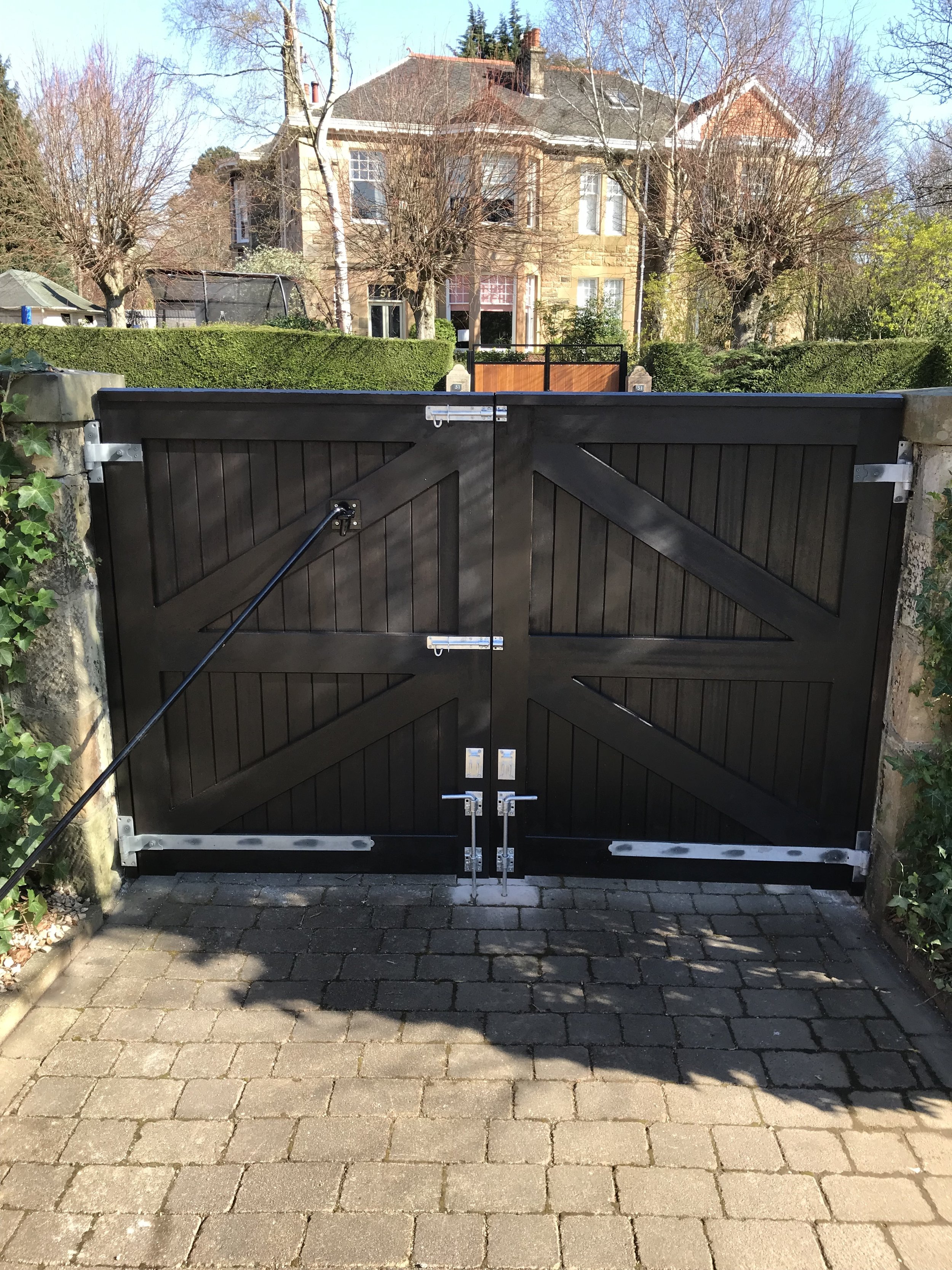 BESPOKE MAHOGANY DRIVEWAY GATES - NEWLANDS, GLASGOW