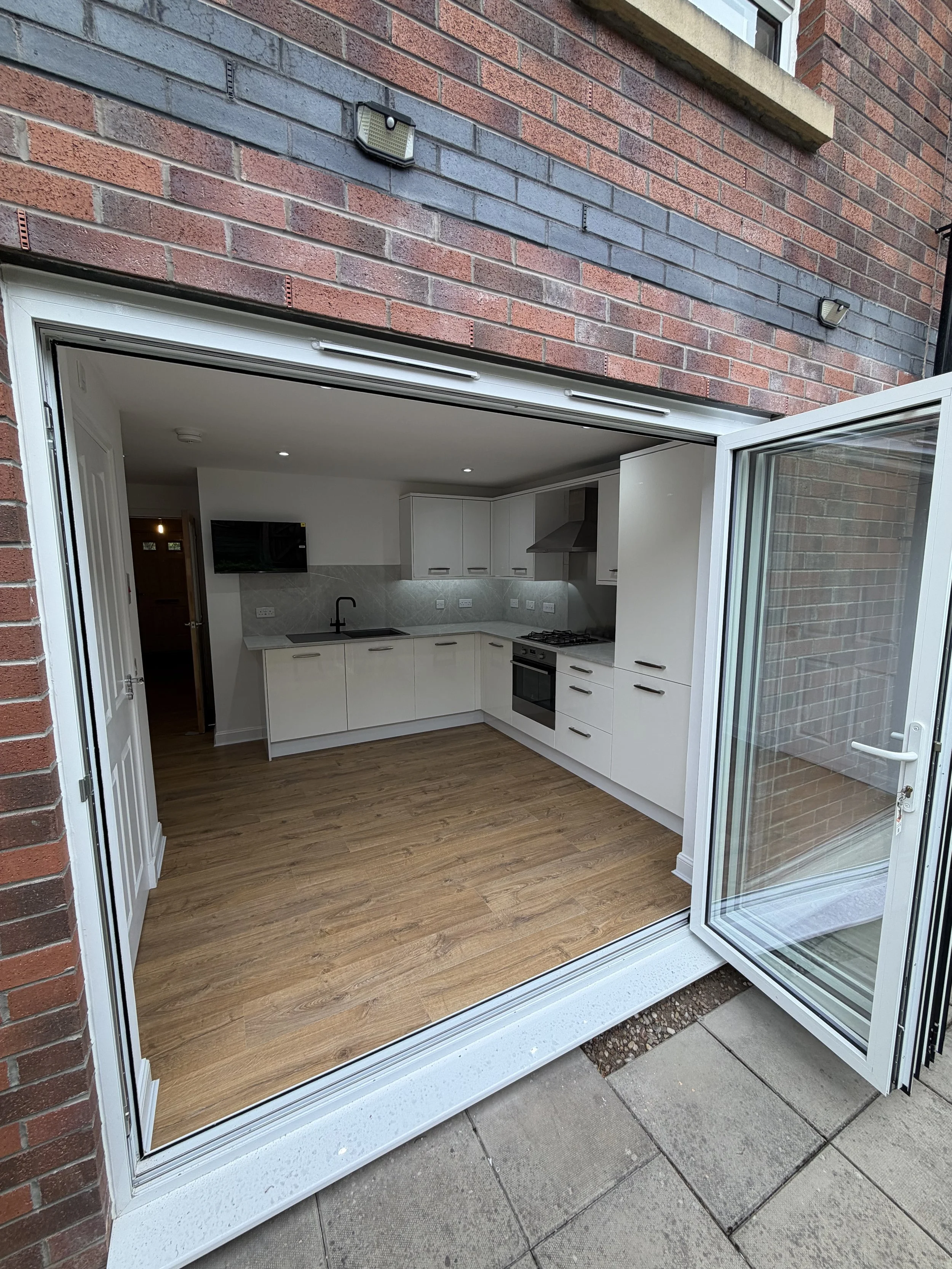 Bi-fold door installation