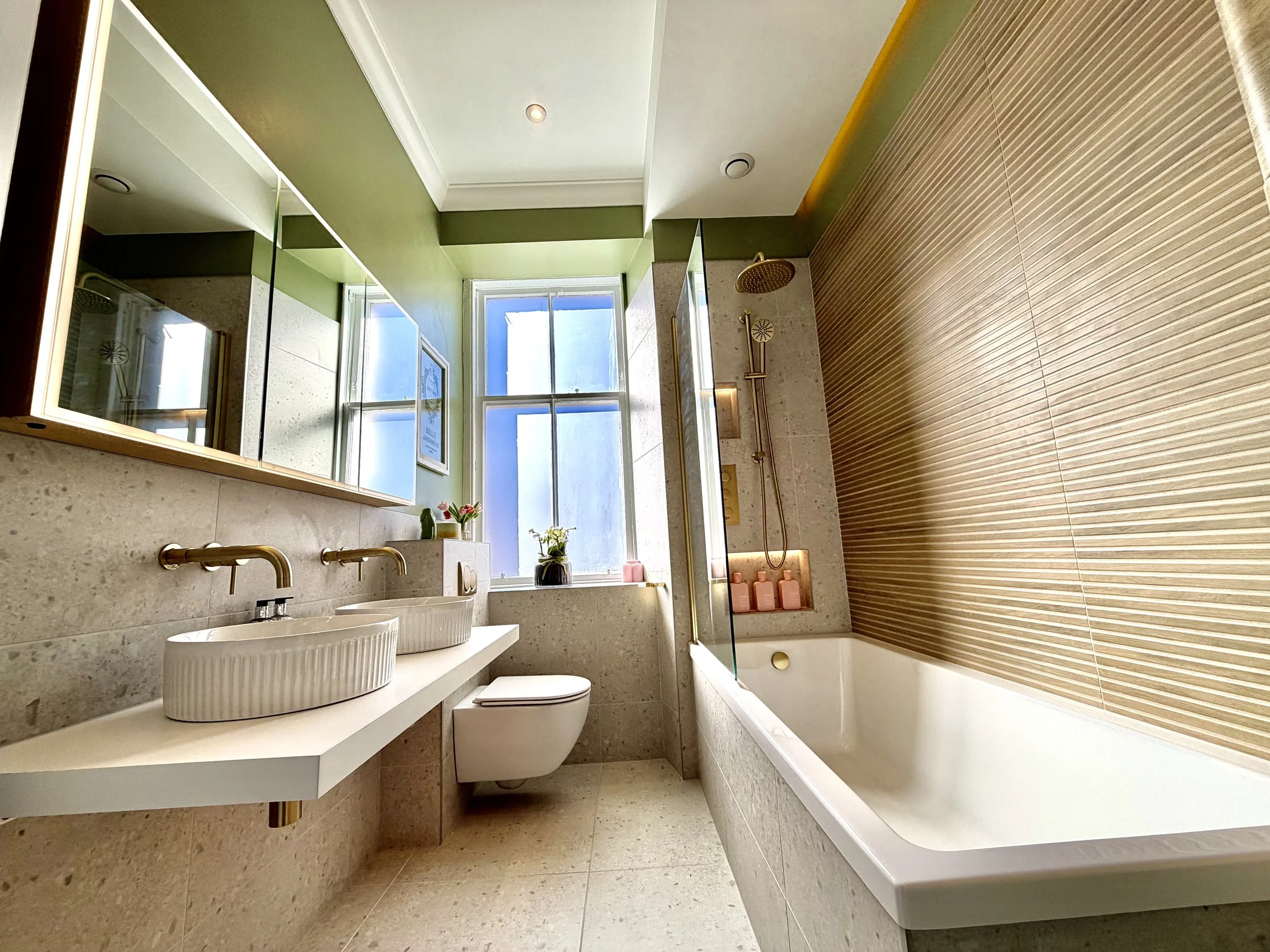 Full bespoke bathroom installation in Newlands, Glasgow.