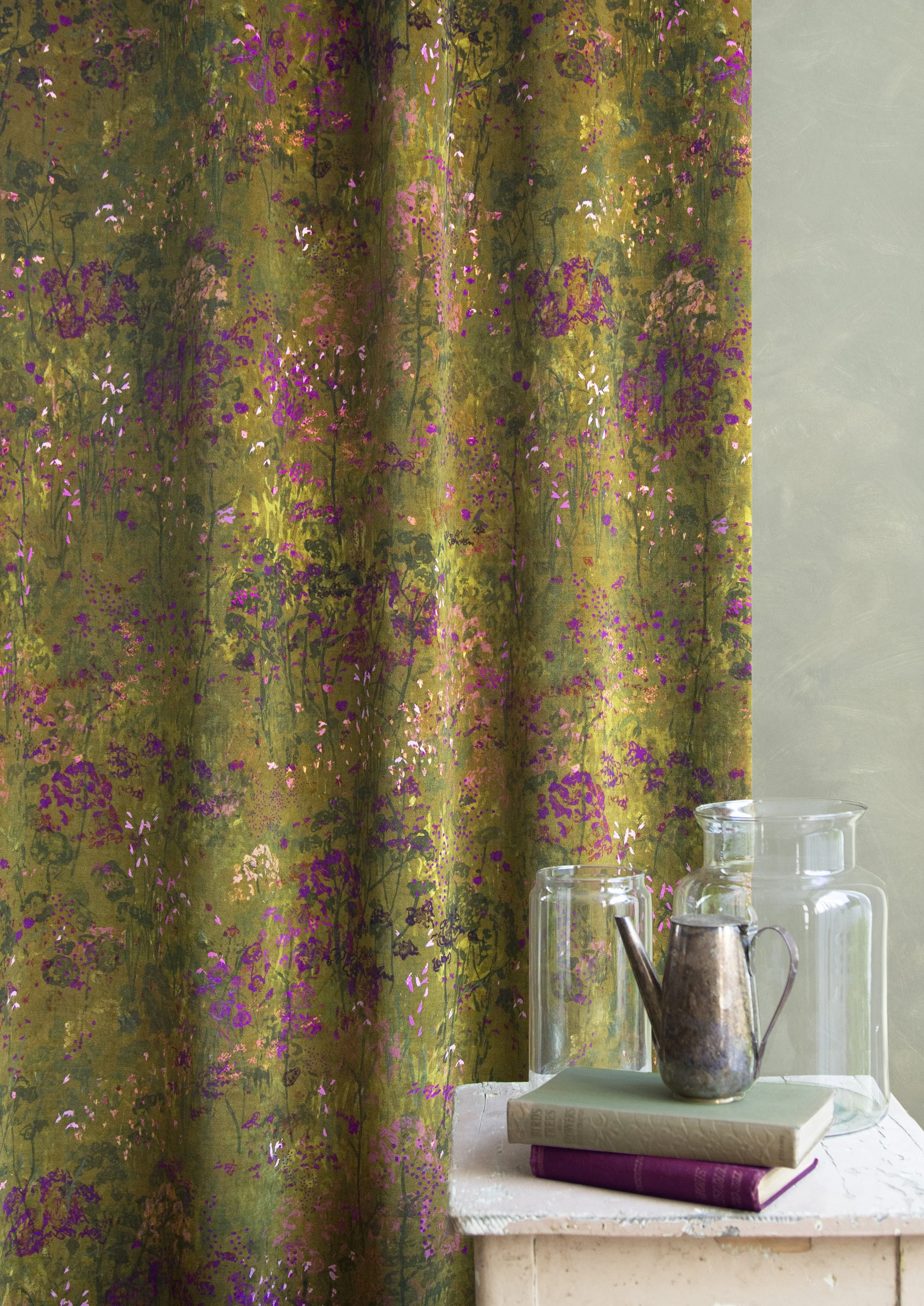 4. V&R Chelsea Velvet Golden Green.jpg