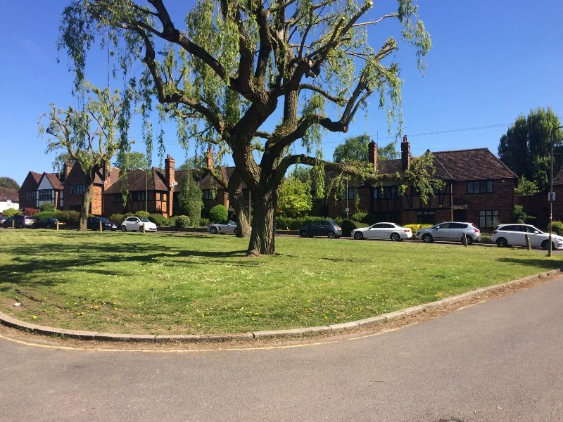 Cotswolds aesthetic, about 50 yards from East Finchley station.