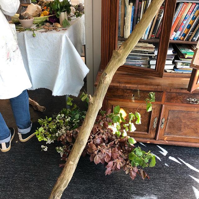 HK. Grafisk er p&aring; bes&oslash;g p&aring; Skovbo Billedskole 🌸 monotypi