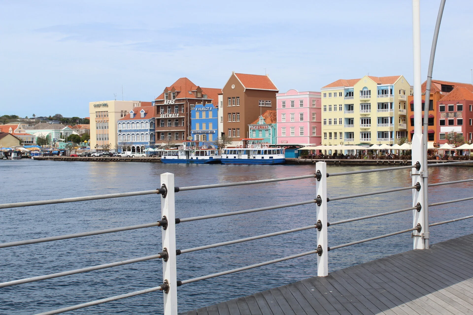 WANDERING THE COLORFUL STREETS (AND DESERTS) OF CURAÇAO