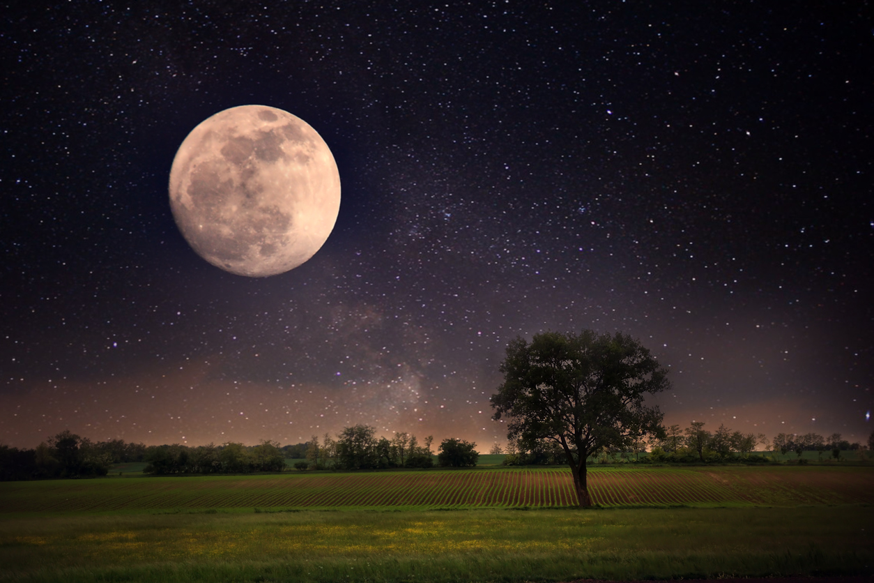full-moon-178978365.jpg