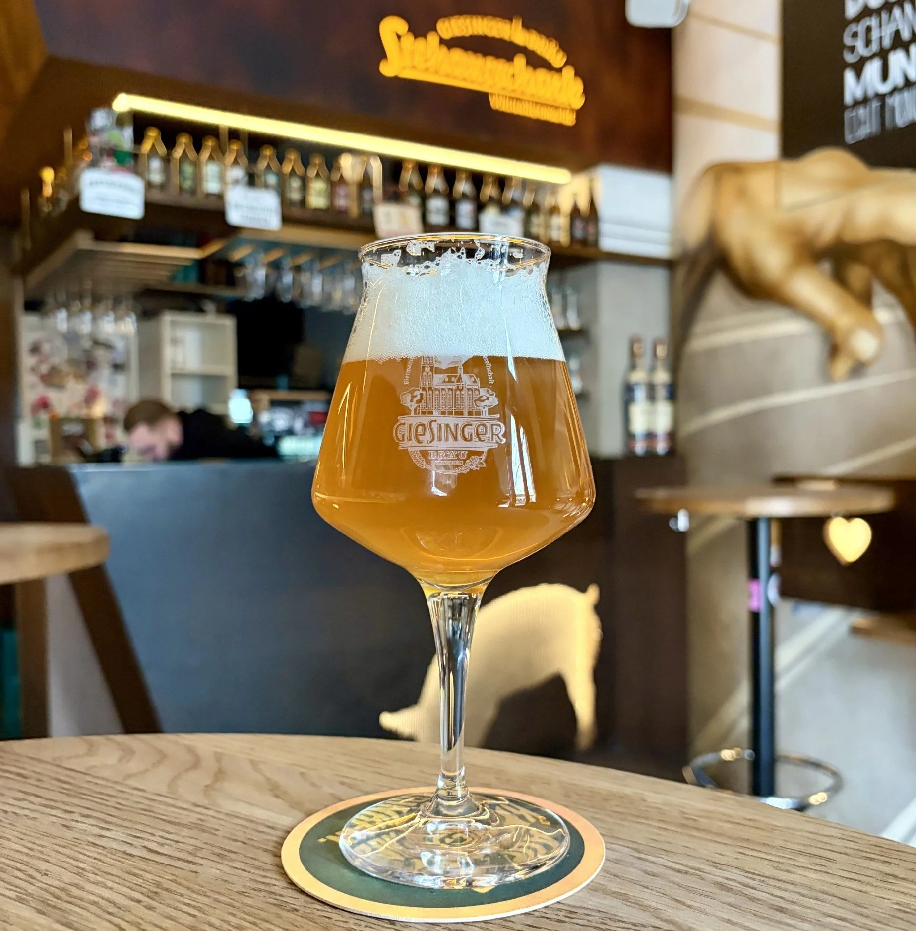 Lager beer served in a Teku glass at a Giesinger standing bar (Stehausschank).