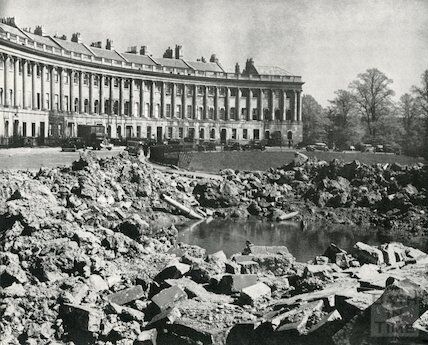 The Royal Crescent In the Blitz, 1942 ©Bath In Time