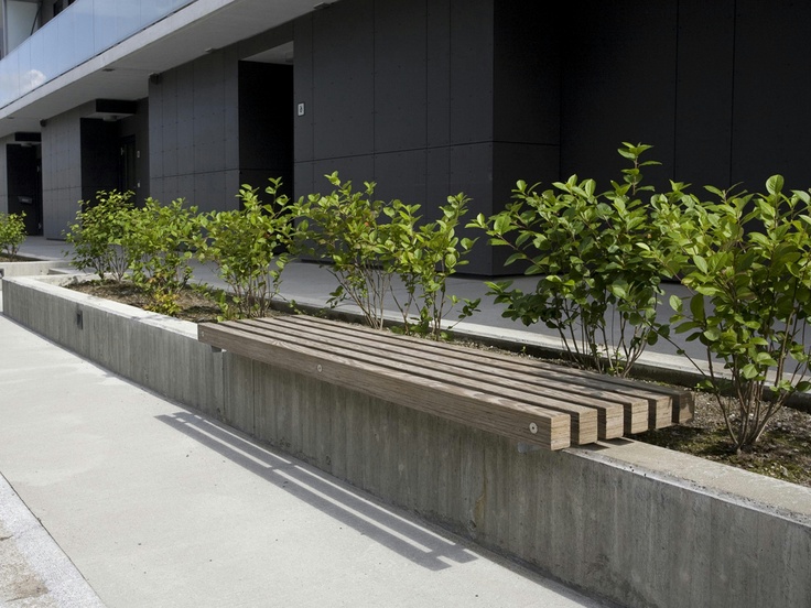 Creative seating opportunities with low heat coefficients are functional in all seasons.