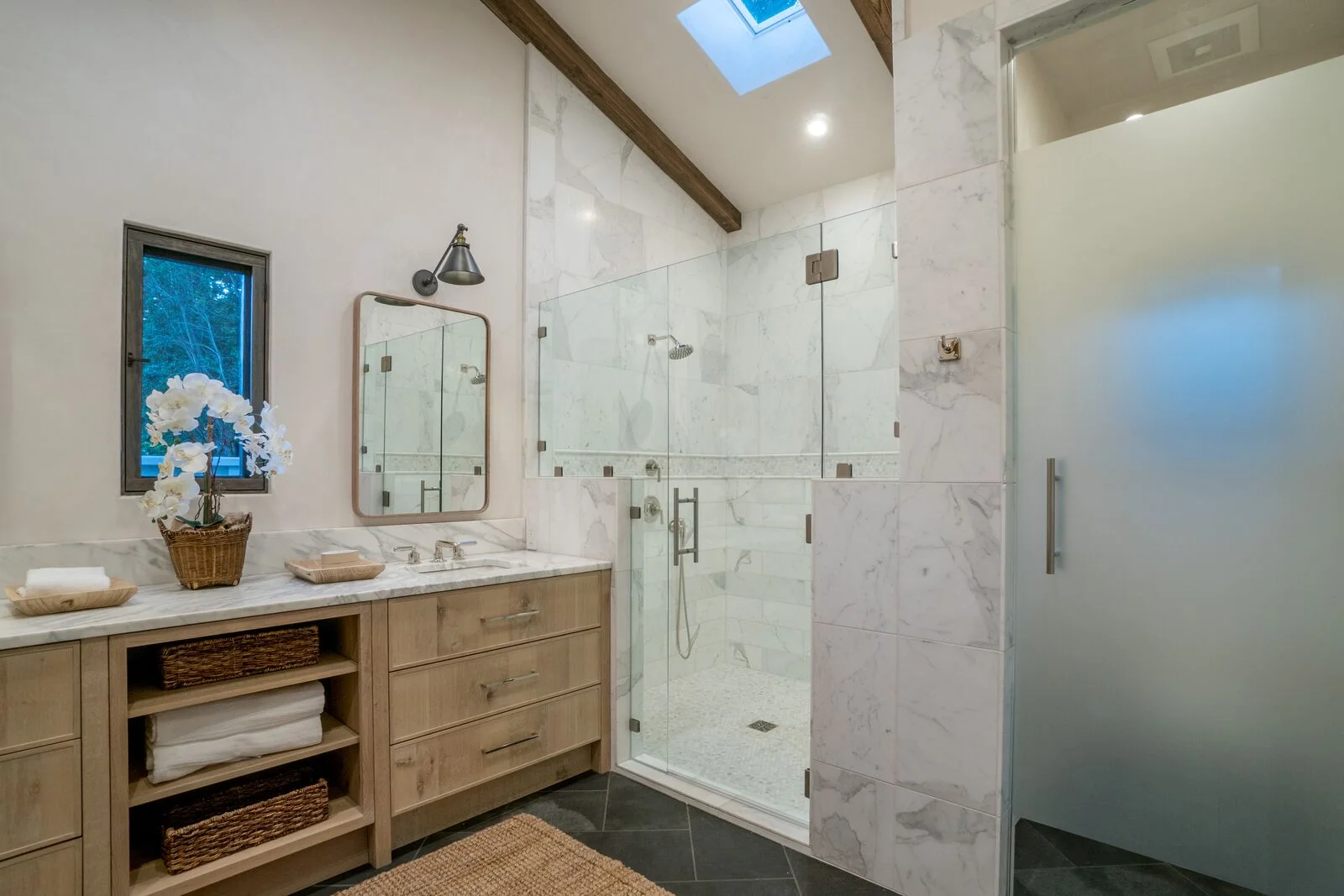 valley views - bathroom suite.jpg