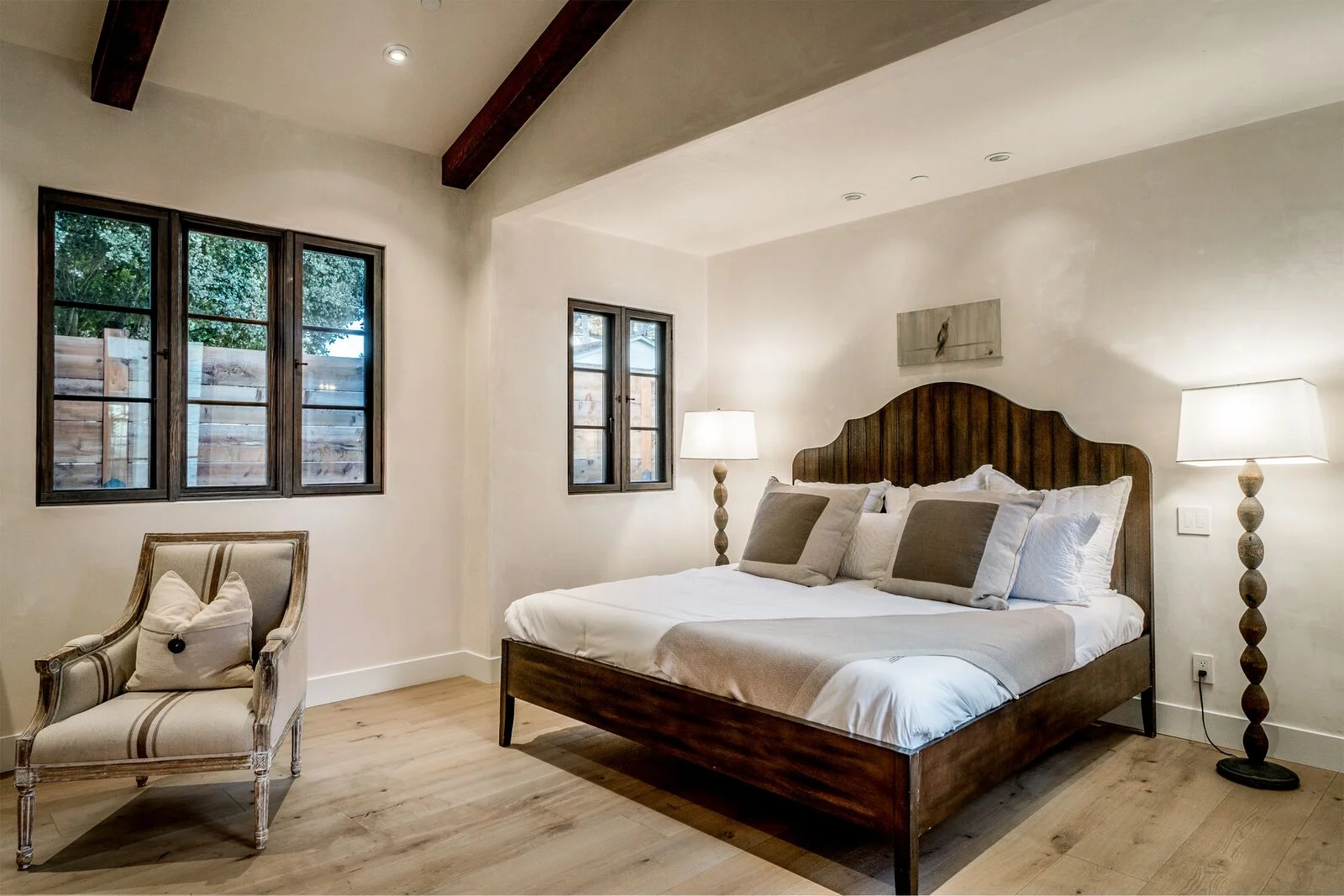 valley views bed 2.jpg