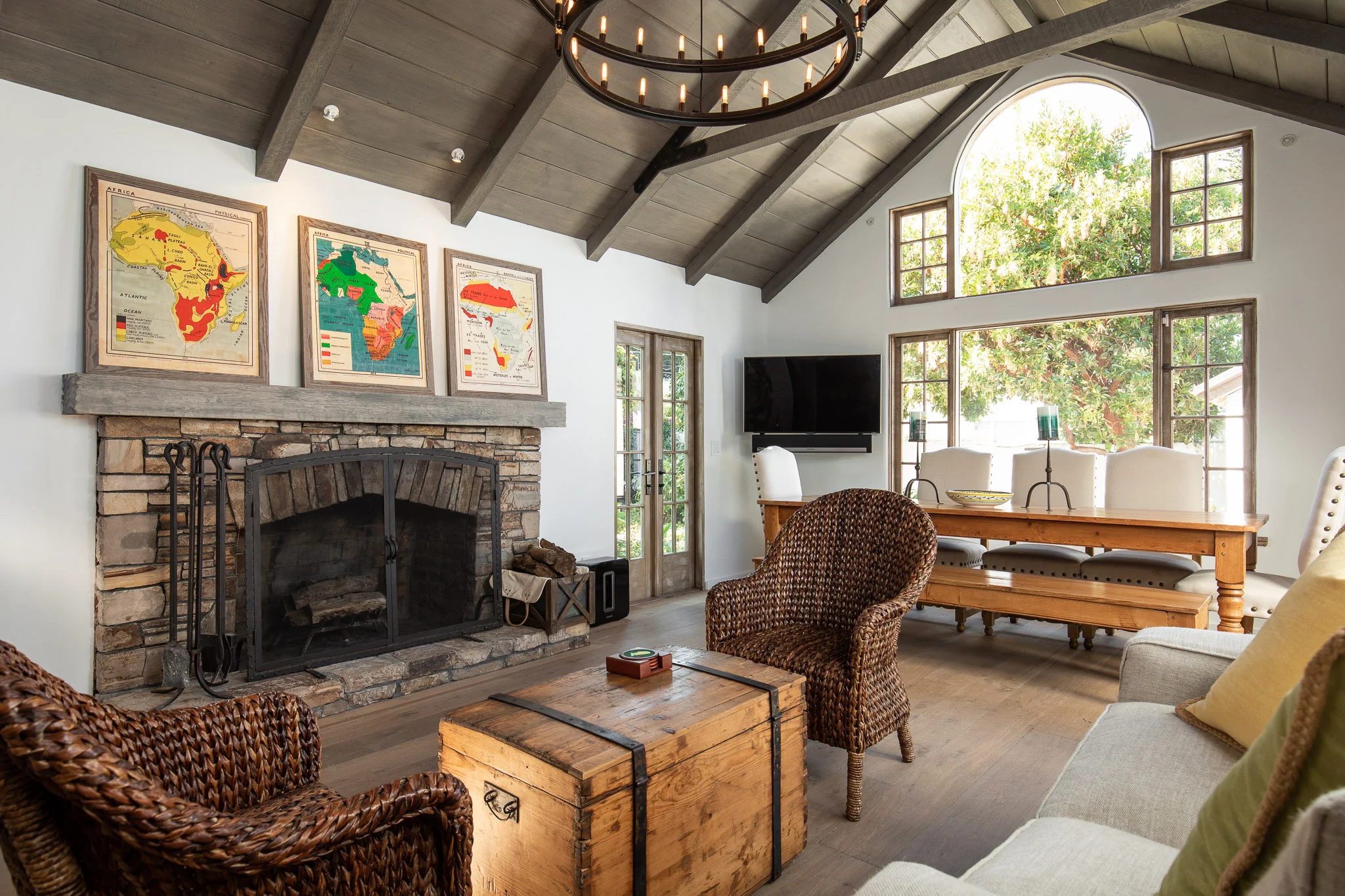 14-2417 Bay View Ave-Living Room.jpg