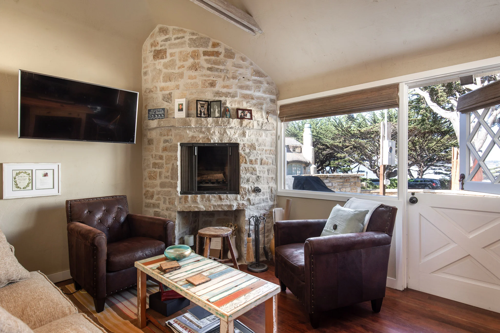 22-2417 Bay View Ave-.jpg