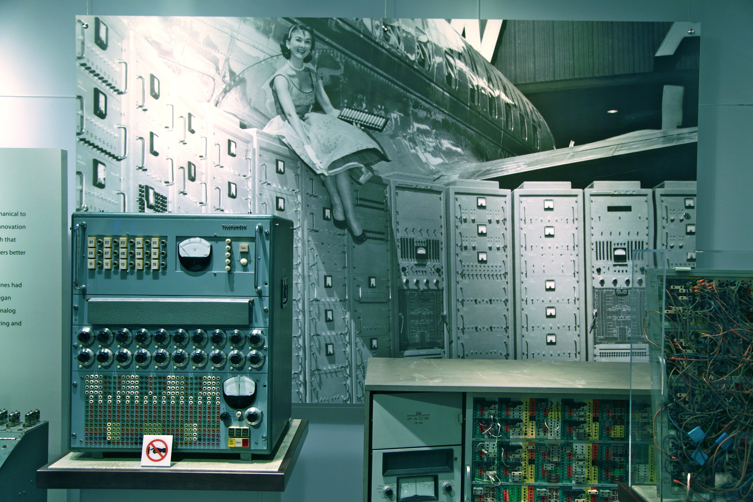 Less as more: decomputing in the age of tech accelerationism 