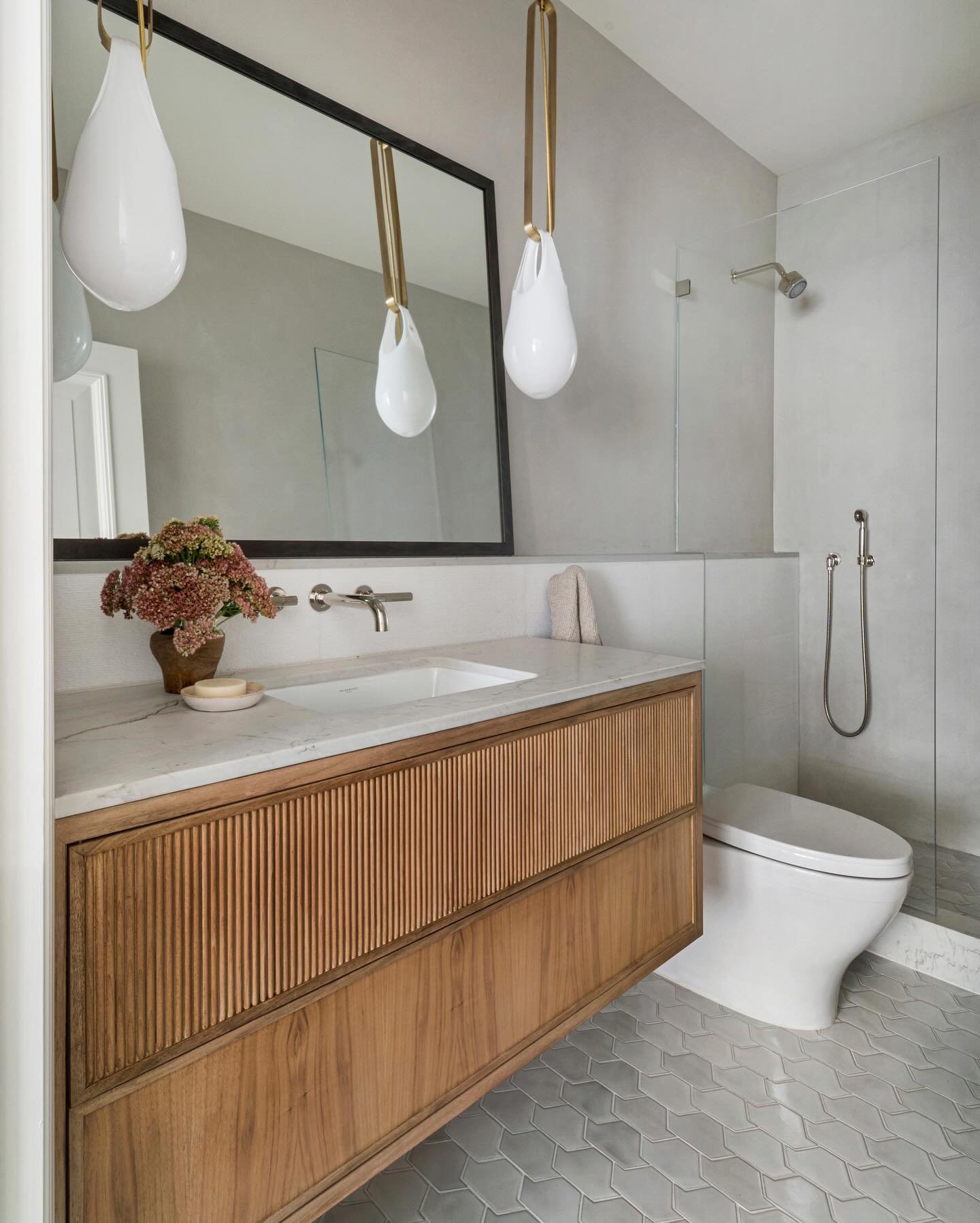 Bleached walnut, waterproof plaster and Thassos marble tiles  in our Corte Madera project. 
Interior Design: @florencechouxlivingston 
Construction: @schalichbrothersconstruction 
Cabinet Maker: @aderynstudio 
Photo: @daviddlivingston 
.
.
.
#bathroo