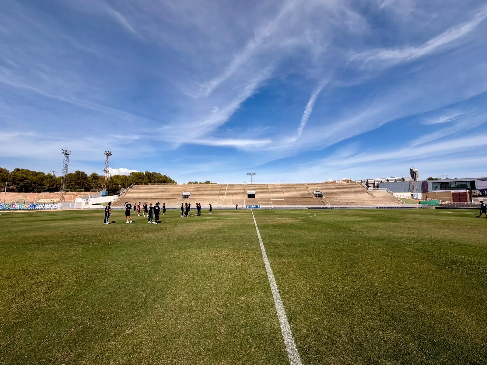 Dr. Vöge mit DFB U19-Junioren-Nationalmannschaft in Spanien