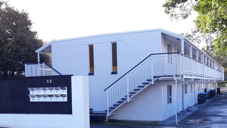 69 woodward rd, mount albert.