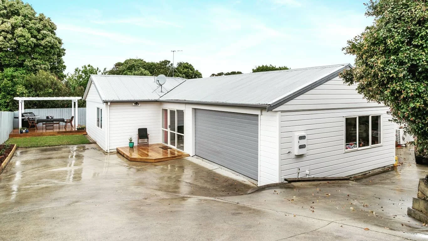 NEW LISTING
58a Barrack Ave, Mount Wellington.

AUCTION 2nd December 2020 4pm Ponsonby Central (The Sapphire Room )

&ldquo;Let&rsquo;s tick the boxes&rdquo; &nbsp;
Set back off the road this well-presented freehold home offers peace and privacy not often found in Ellerslie fringe. With 3 double bedrooms this open living floorplan offers warm modern appointments, great indoor / outdoor flow with plenty of room for sun drenched entertaining in the purpose-built pergola. 
If low maintenance is what you are looking for &ndash; look no further and with an internal access double car garage enables another great tick in the box for ownership.
The location of this property is outstanding, located minutes away from the increasingly lavish Sylvia Park complex, Panmure Basin Reserve and the many access routes to Auckland motorways, public transport and business districts.
Ok let us summarize and tick the boxes&hellip;
Location &ndash; Quiet &ndash; Freehold &ndash; Low maintenance &ndash; Lifestyle &ndash; Parkside
It is all here, call Bret &amp; Donna for a viewing now.