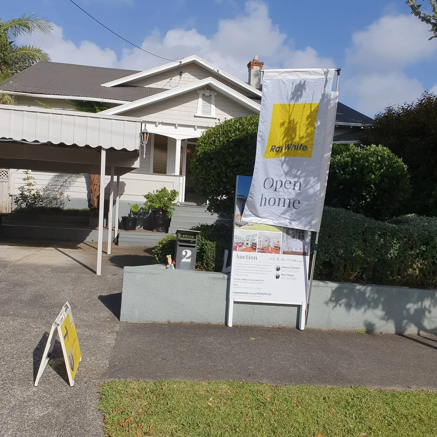 2 Kakariki ave, Mt Eden Thursday open 6:00pm come and see this awesome Bungalow!