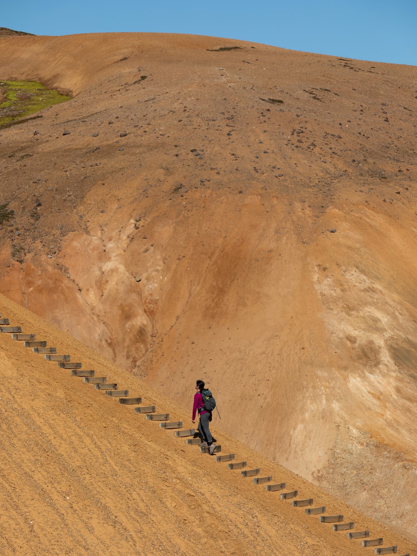 Did you know Iceland could look like this?! 😍

The first time we visited Iceland, we stuck to the classic places everyone thinks of, like black sand beaches, huge waterfalls, and moss-covered mountains. So when we visited the second time, we knew we