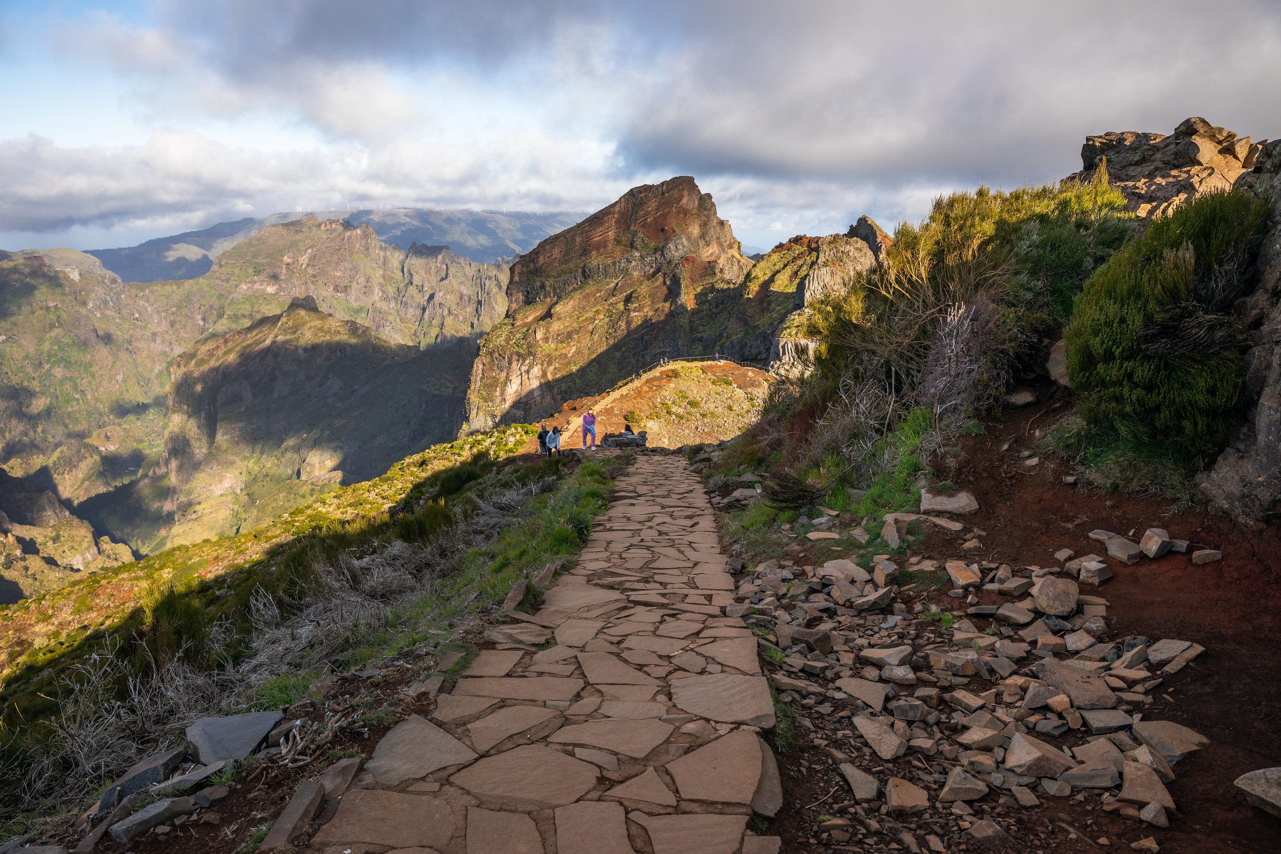 beginning of the PR1 trail near pico do arieiro