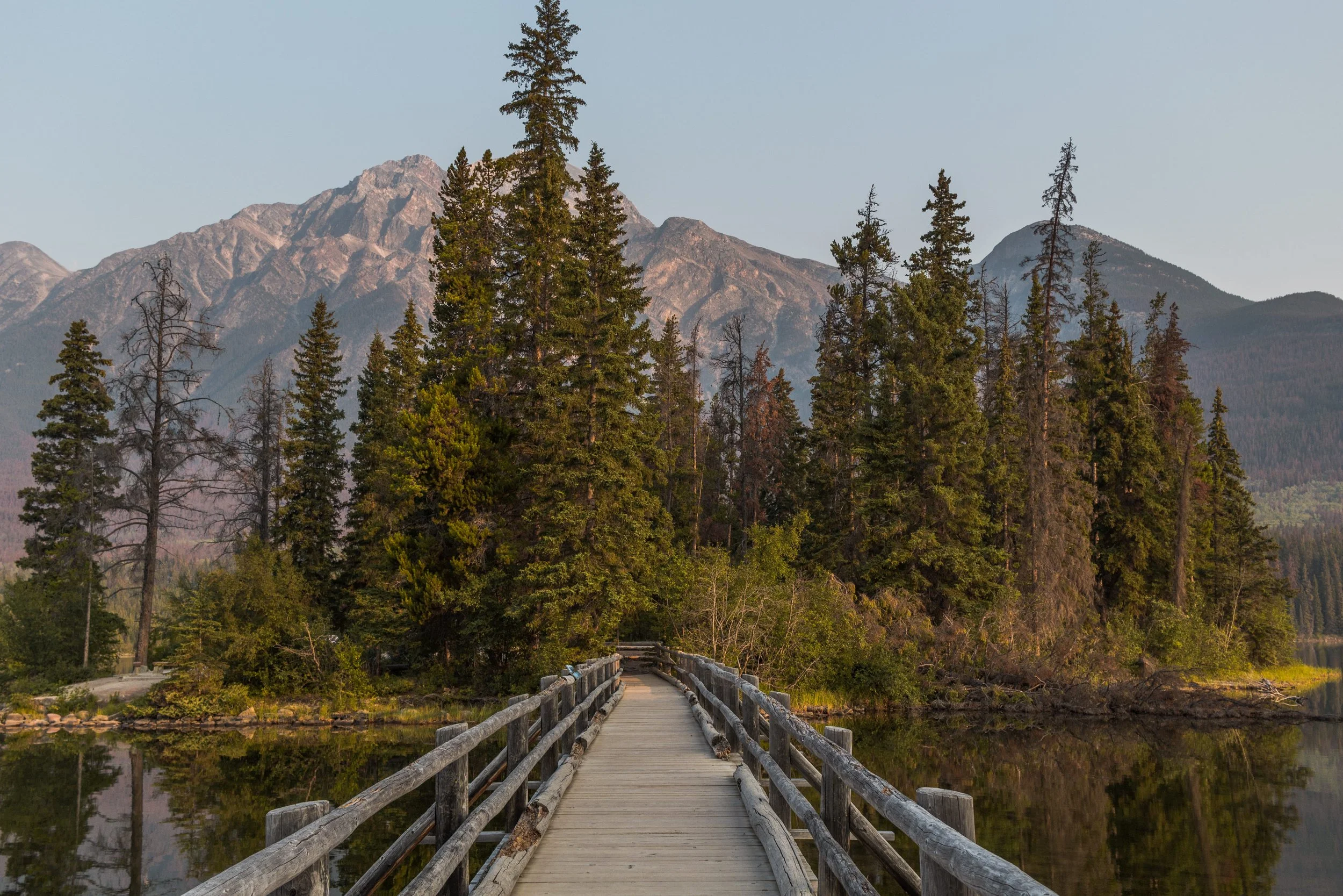 pyramid lake in jasper national park