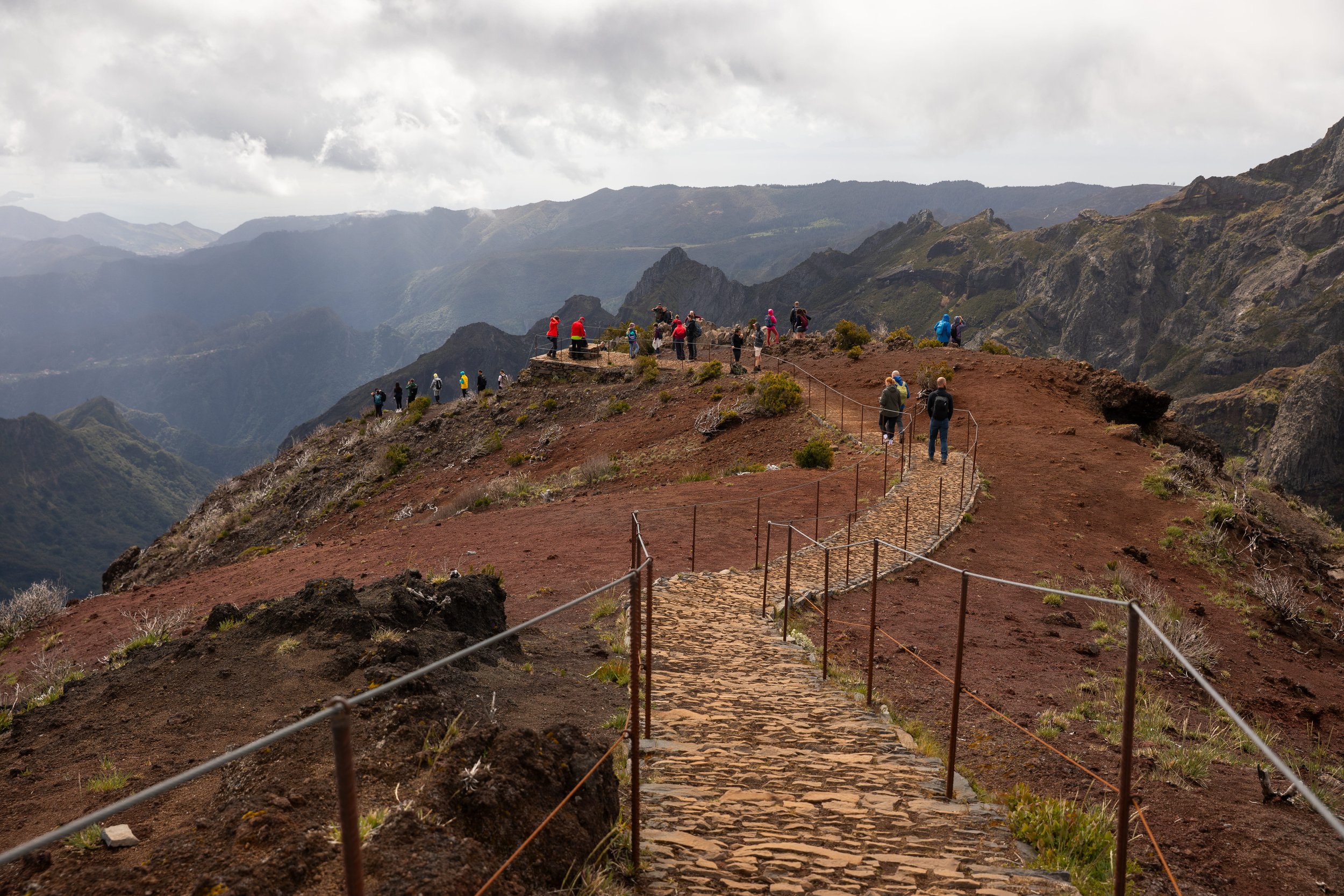 summit of pico ruivo on the PR1