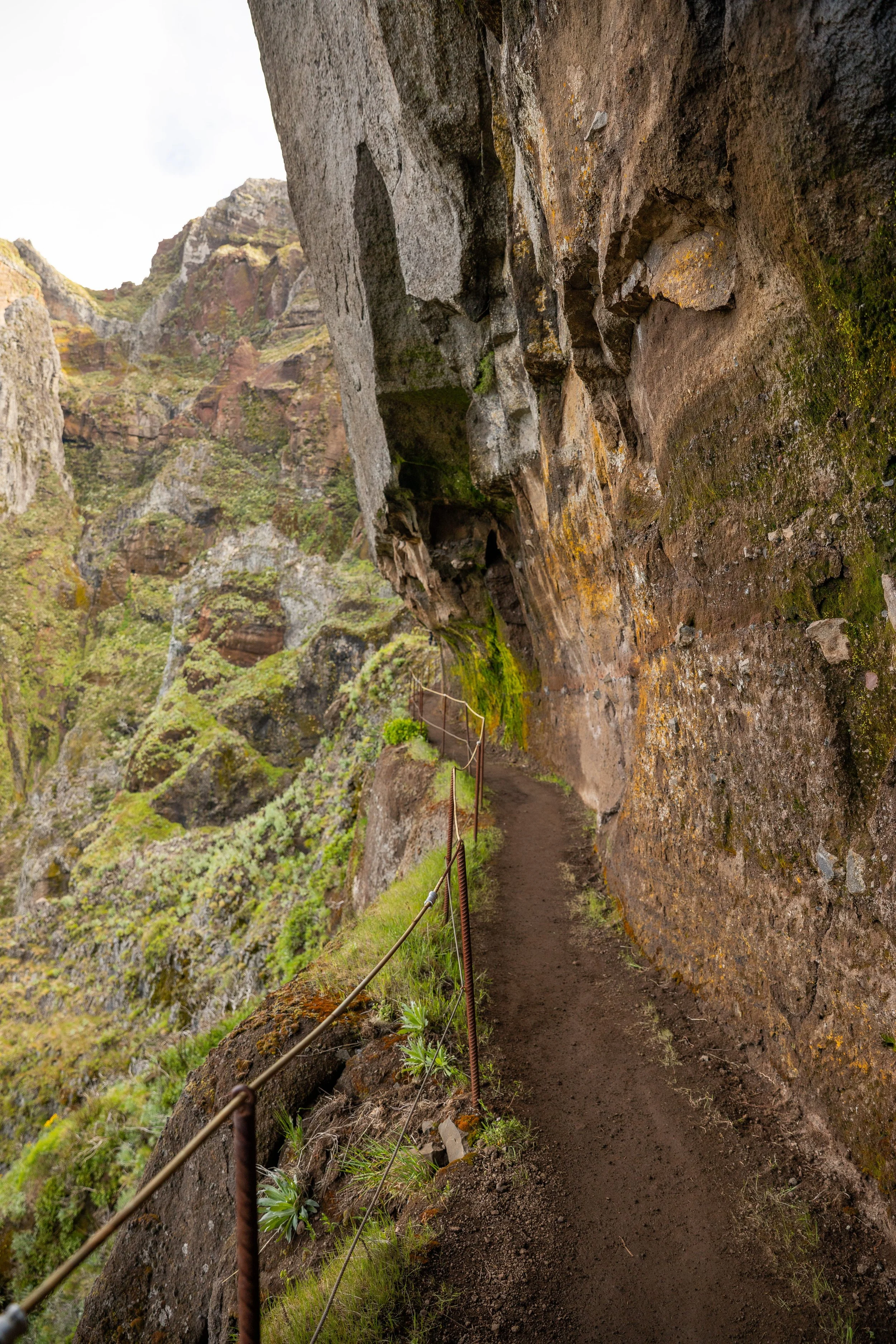 pr1 trail on a cliffside
