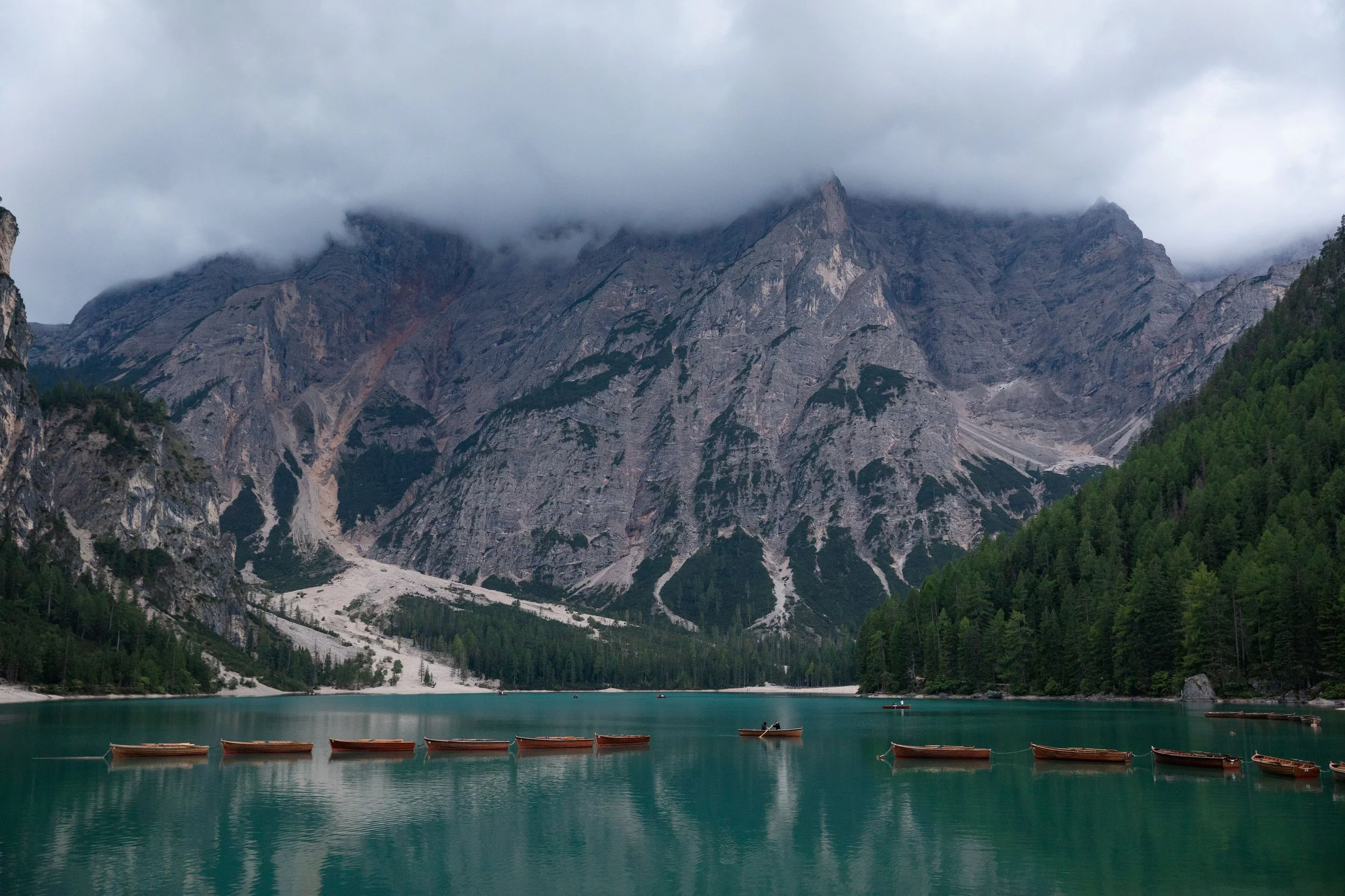 Lago di Braies hike in cortina d’ampezzo