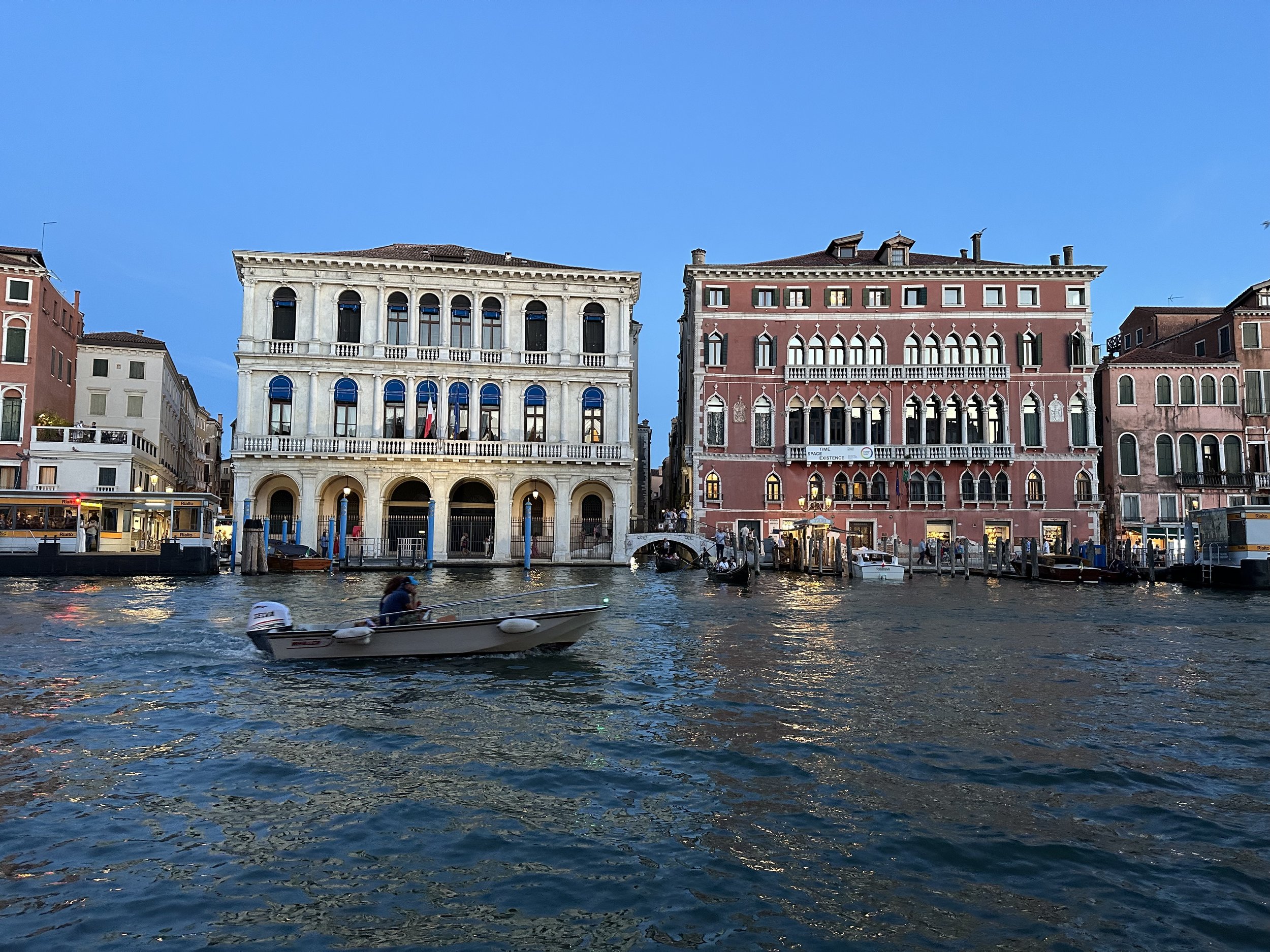 grand canal in venice at night