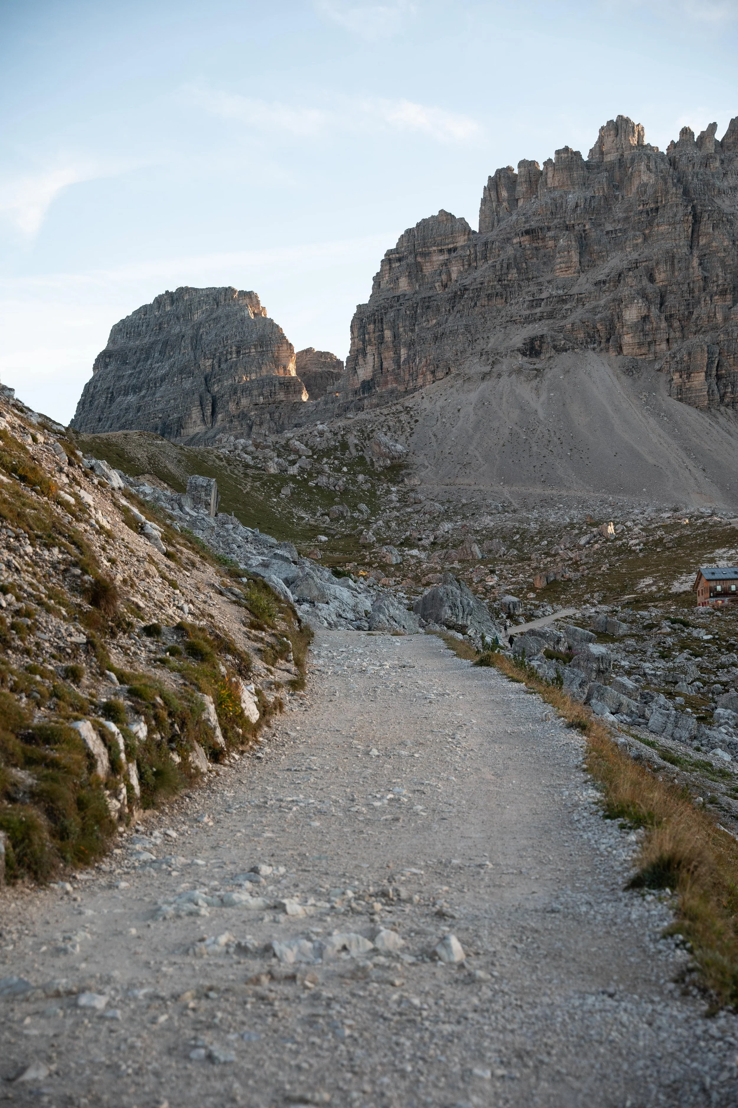 beginning trail of the Tre Cime di Lavaredo hike