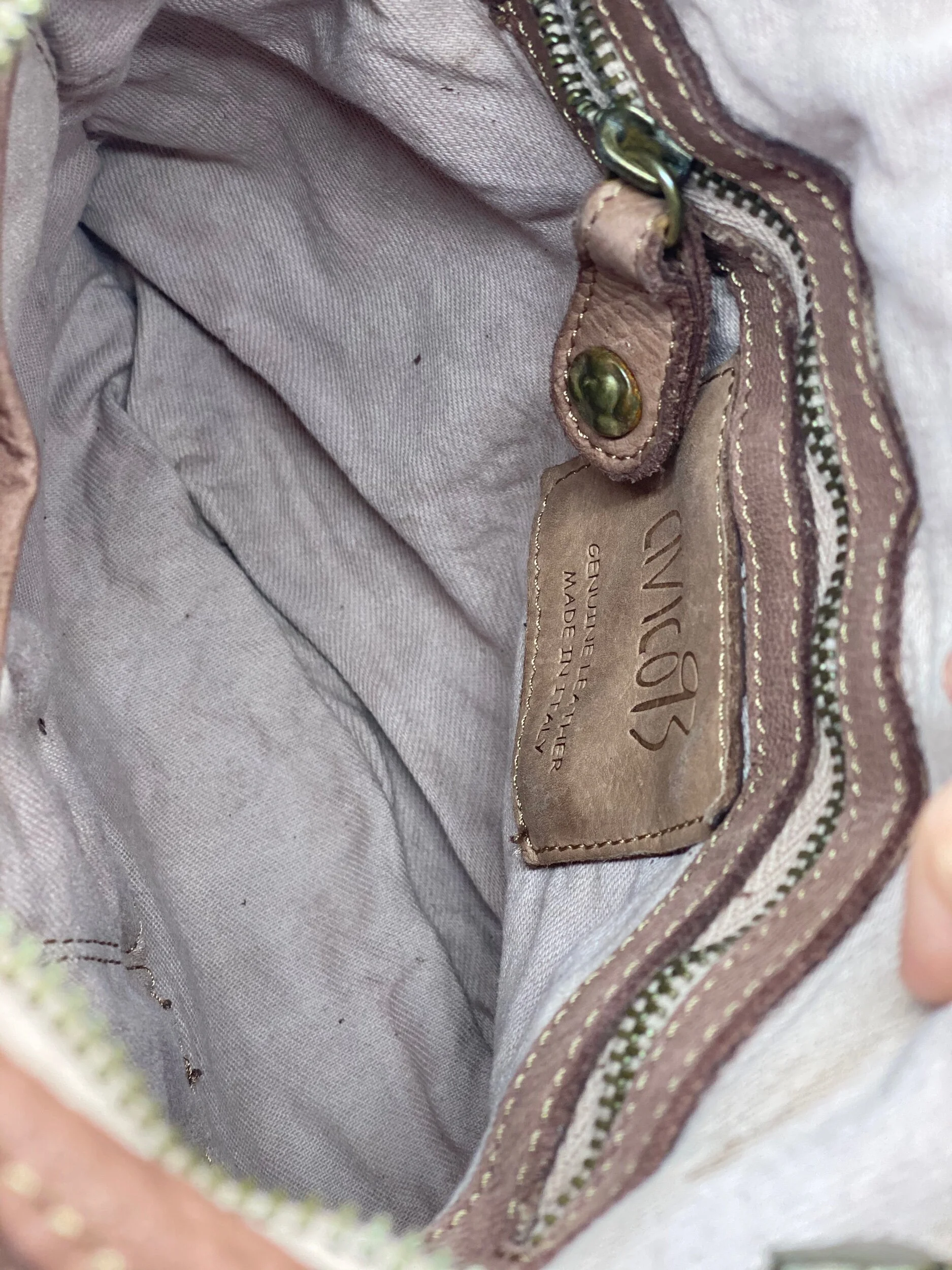 5FDCB1EC-A7CF-4F2C-B22C-29A5A64571A3