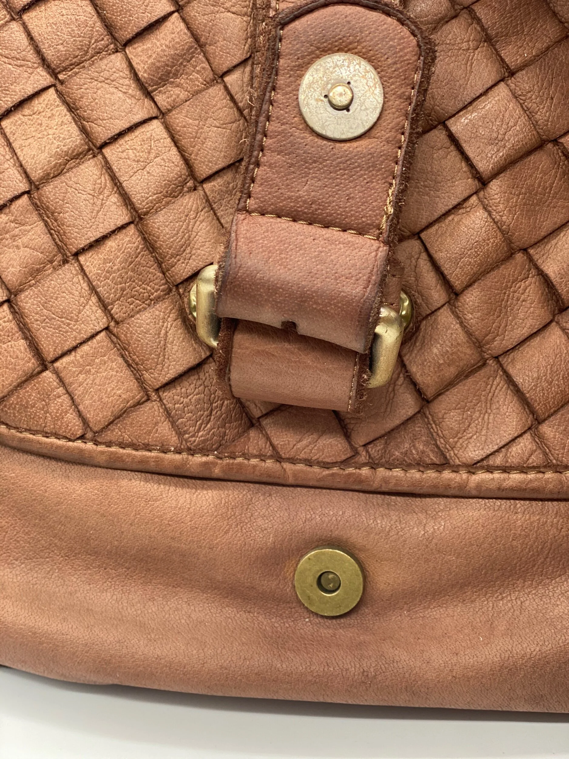 E9C170B5-7986-4450-8323-85CBD26C2454