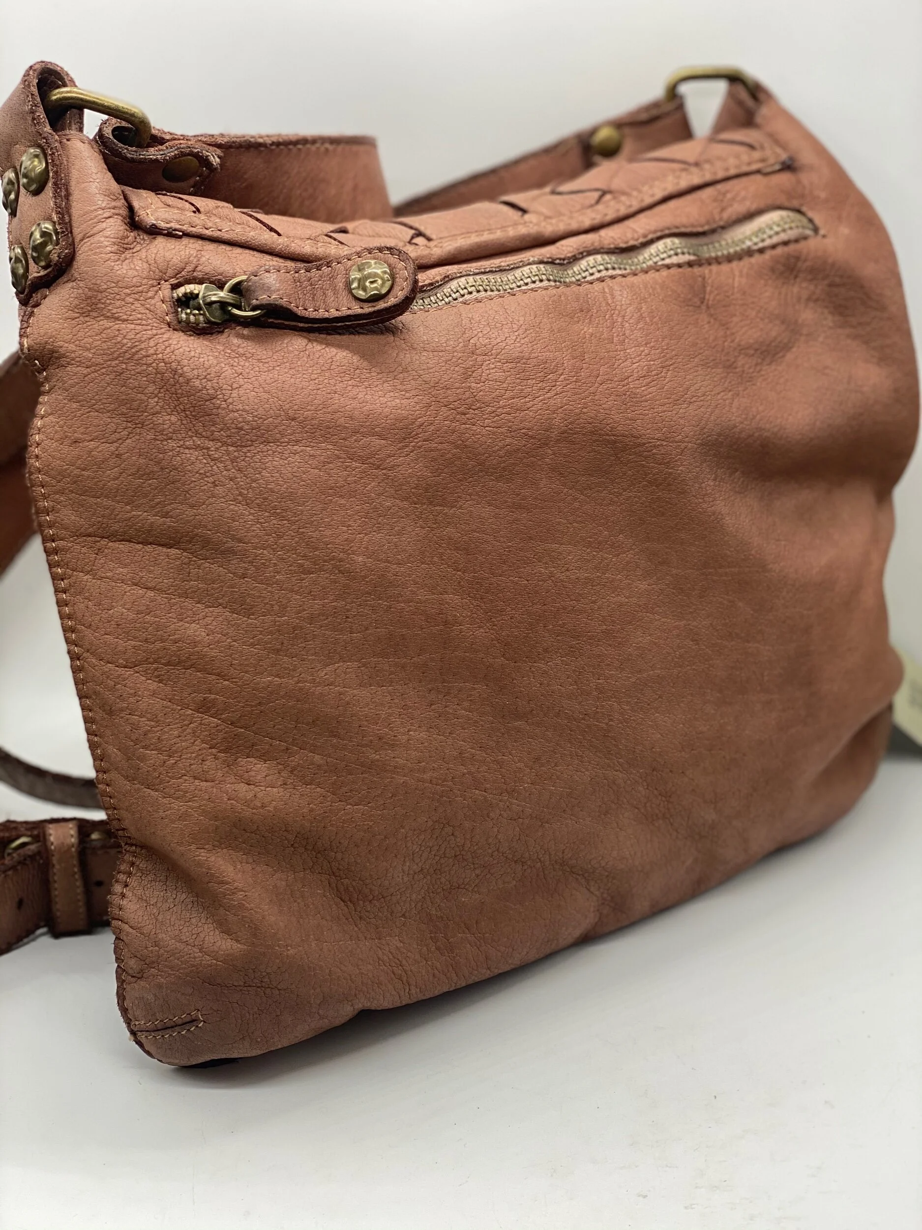 EC7692D5-CB85-488E-B0C4-04897794559E