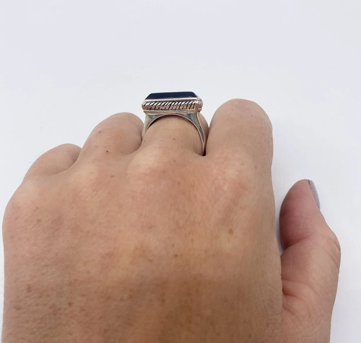 D848D1F5-18AD-484E-A323-B027EFD836DF