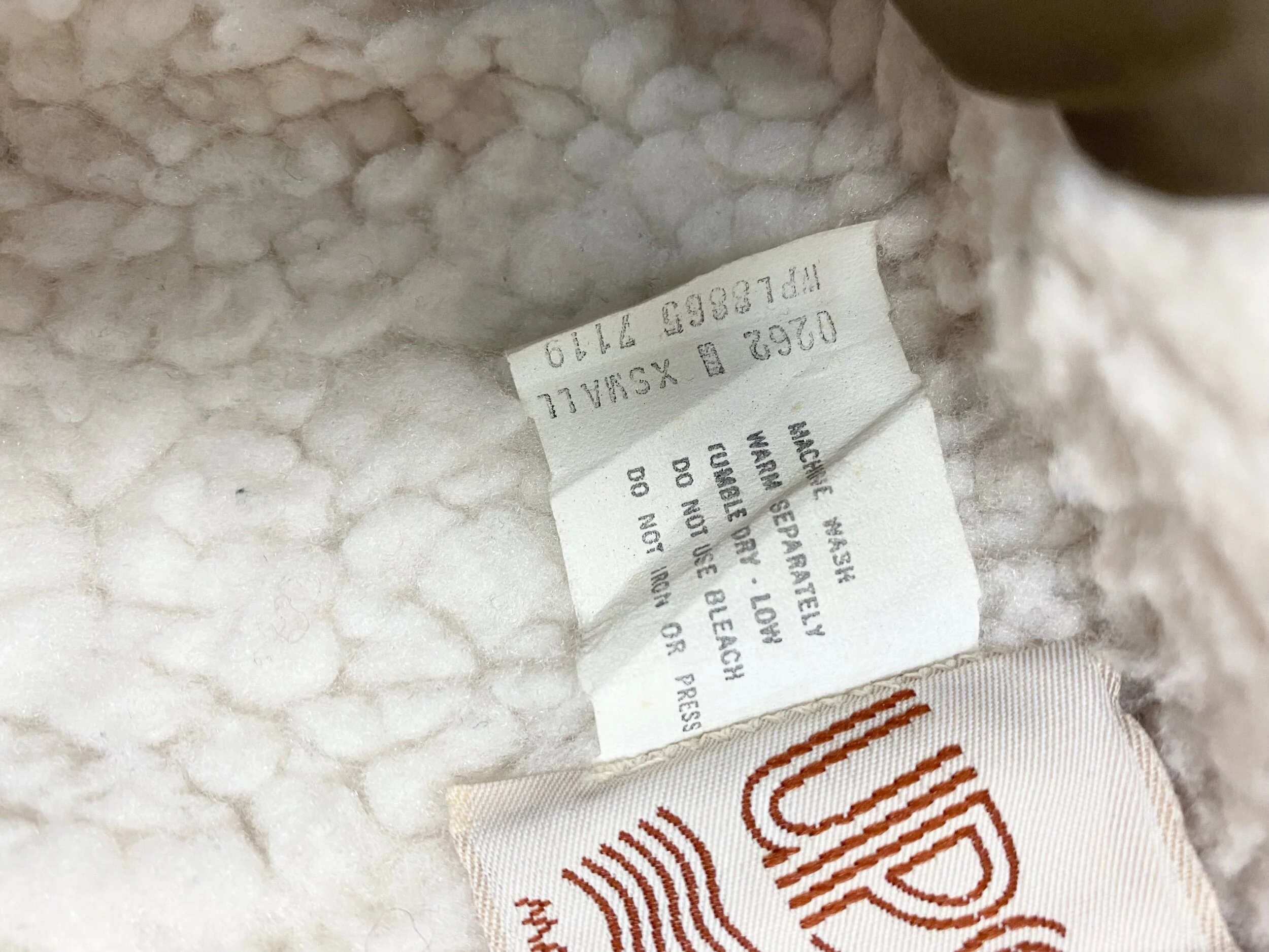 16D801D4-4B9B-4D3B-94CB-085E6C8679D2