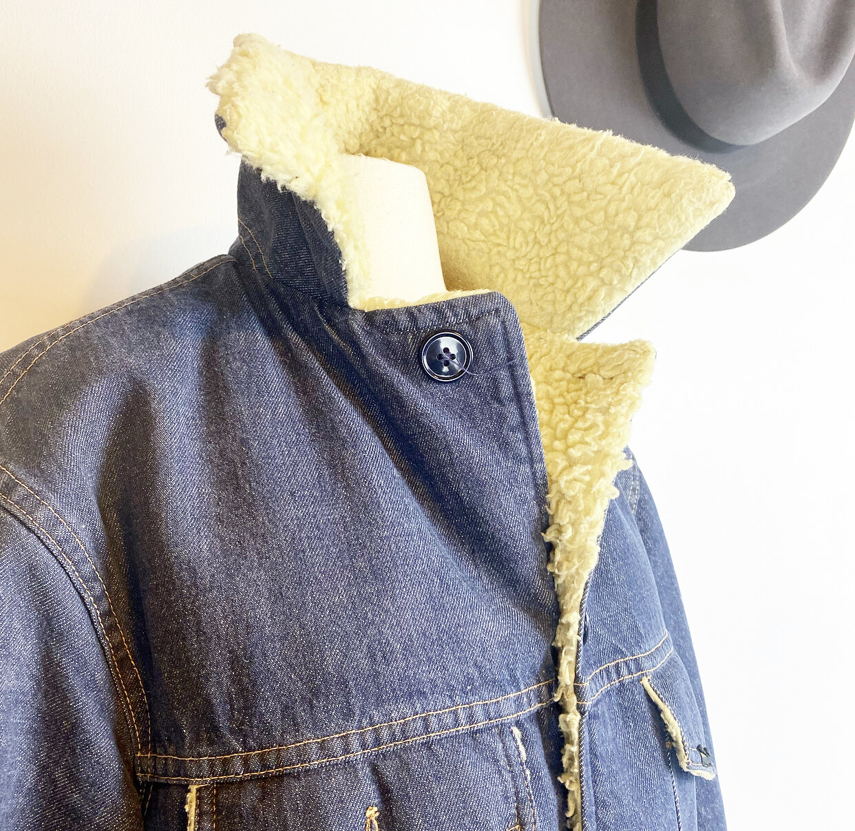 A538F5B4-0E26-40F2-994F-3969FC4A95B8